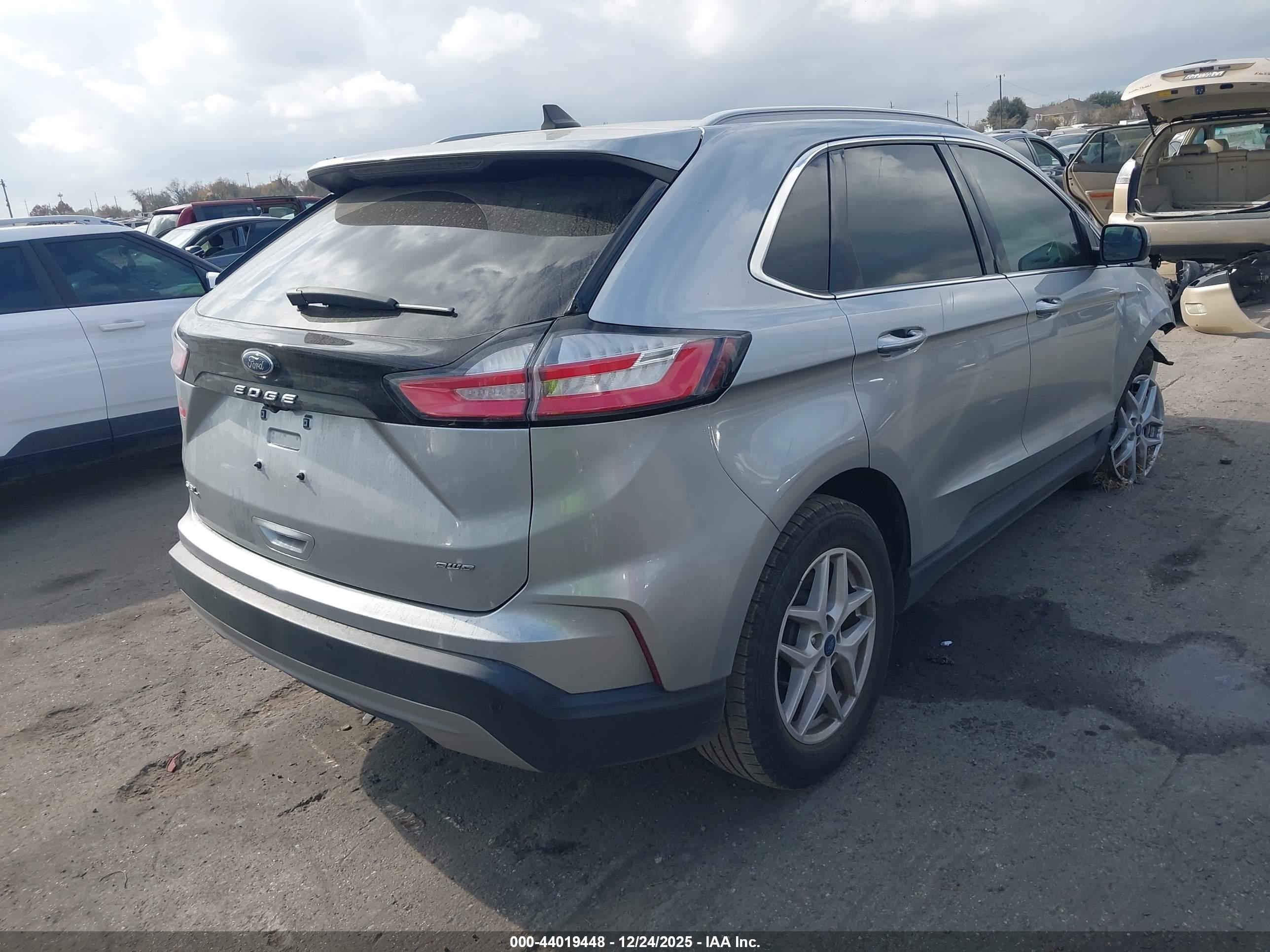 FORD EDGE image 4
