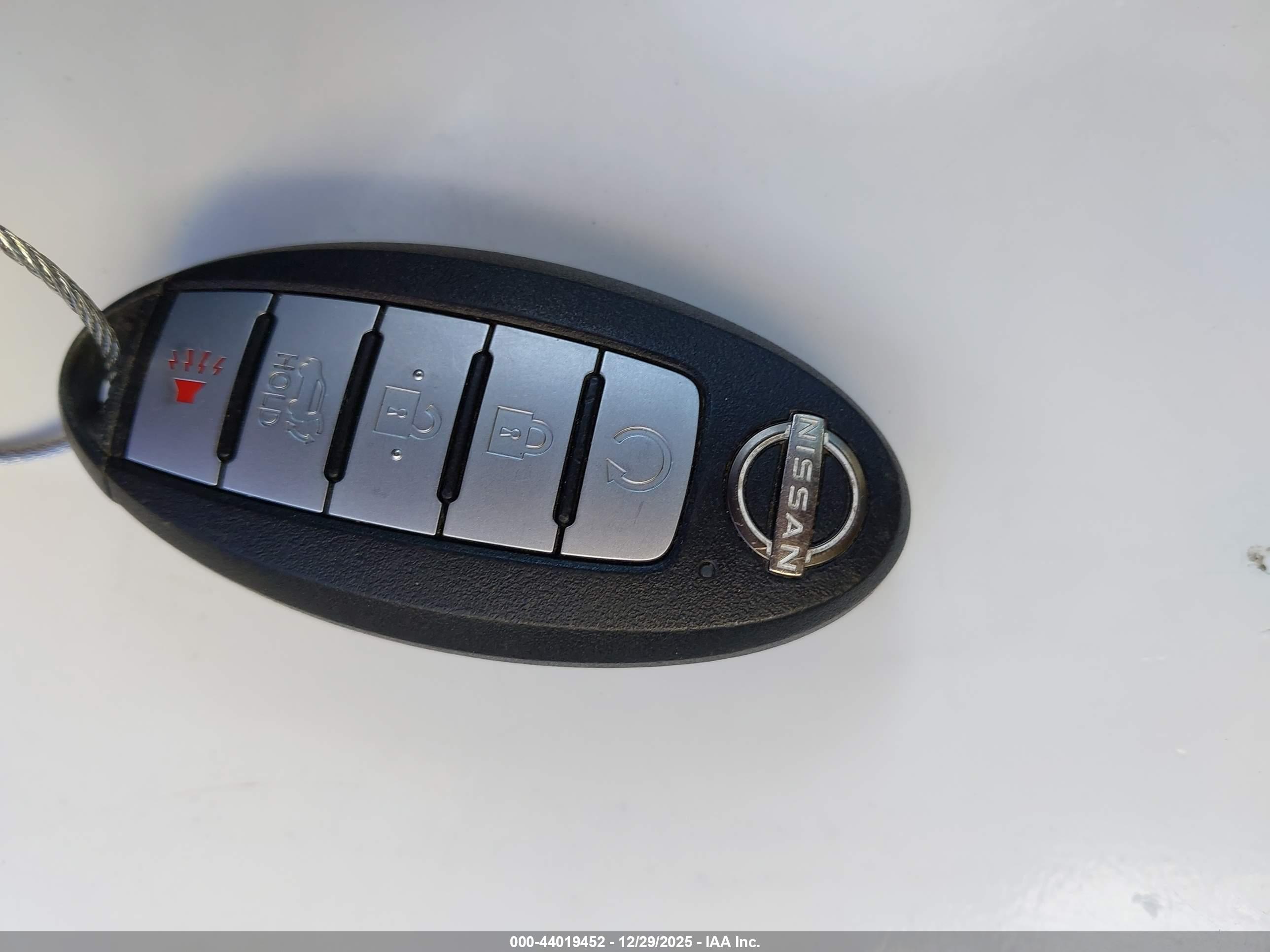 NISSAN ROGUE image 11