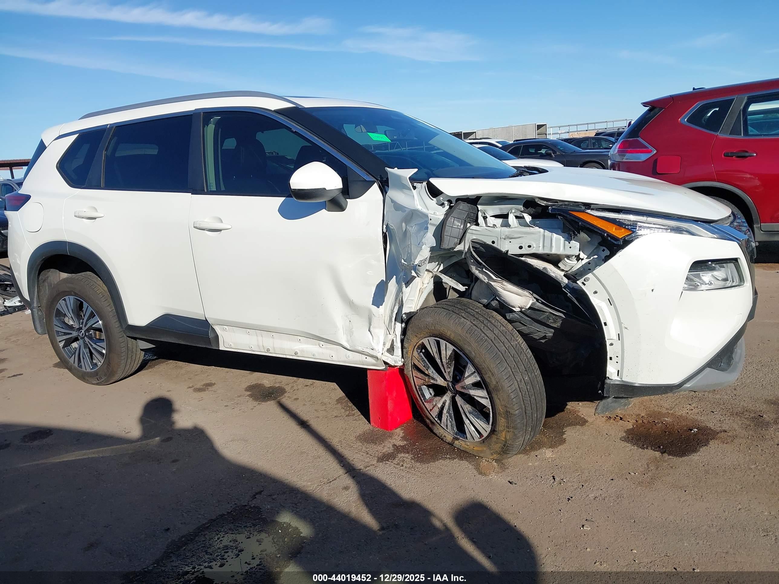 NISSAN ROGUE image 6