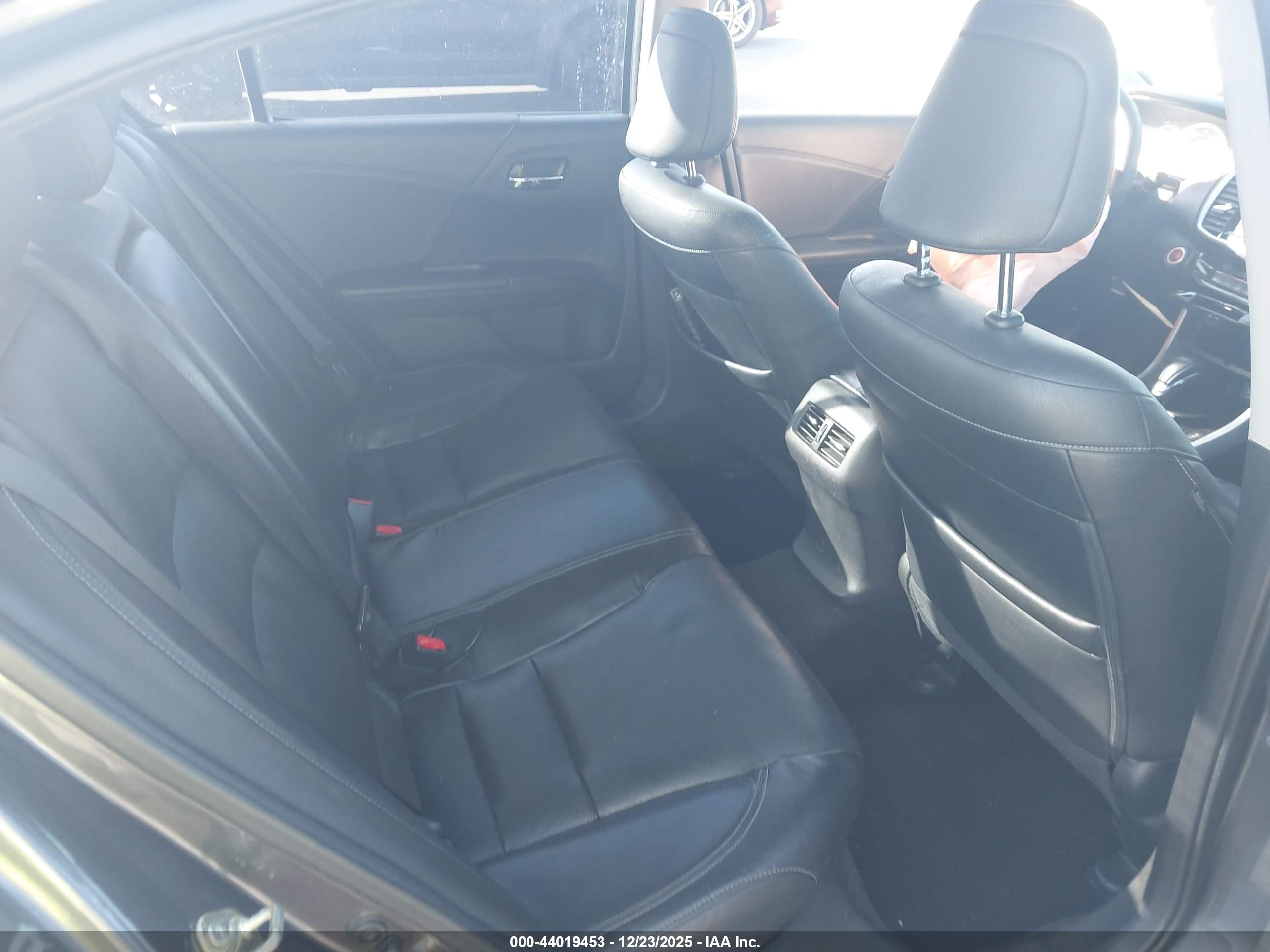 HONDA ACCORD image 8