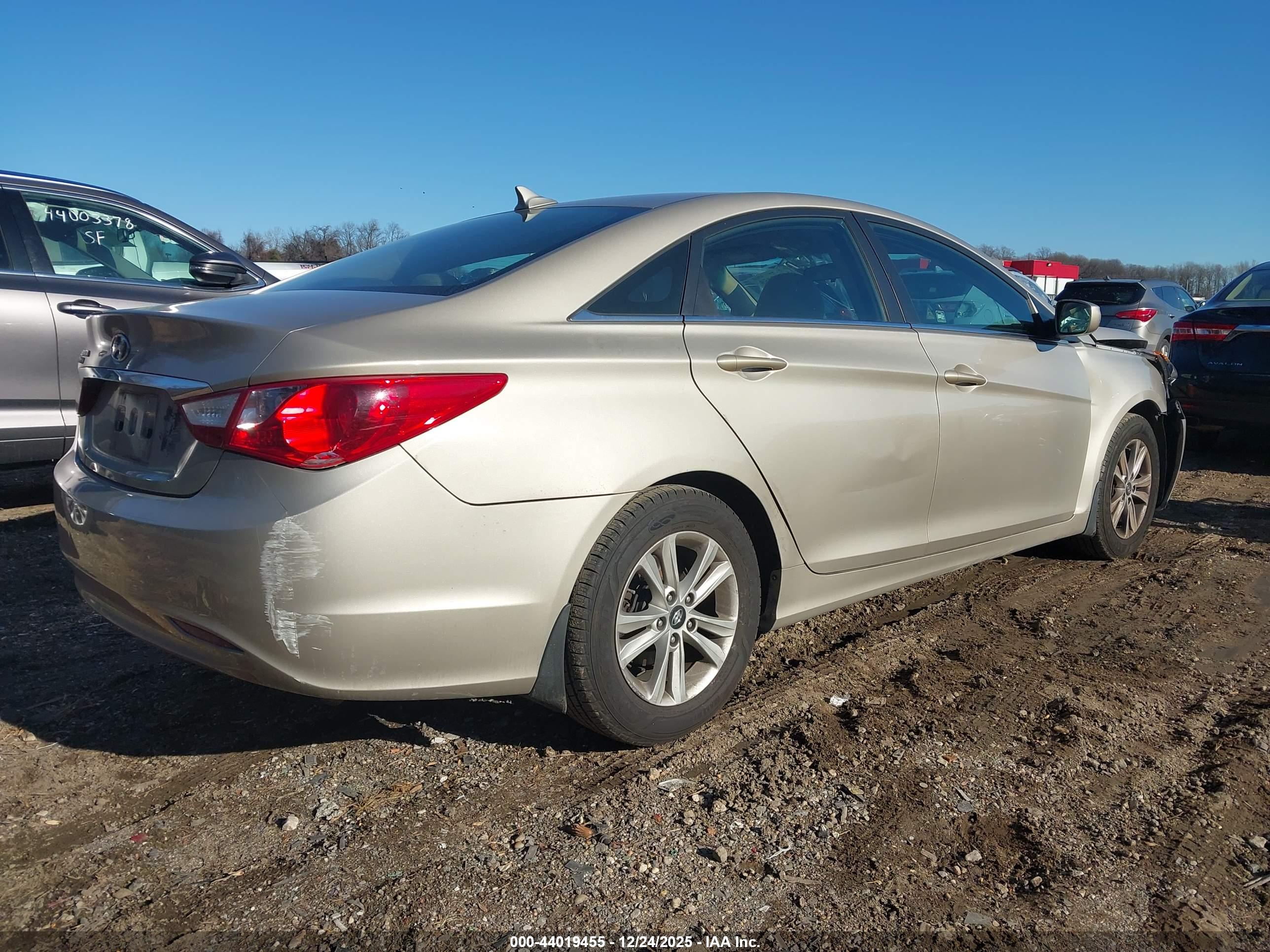 HYUNDAI SONATA image 4