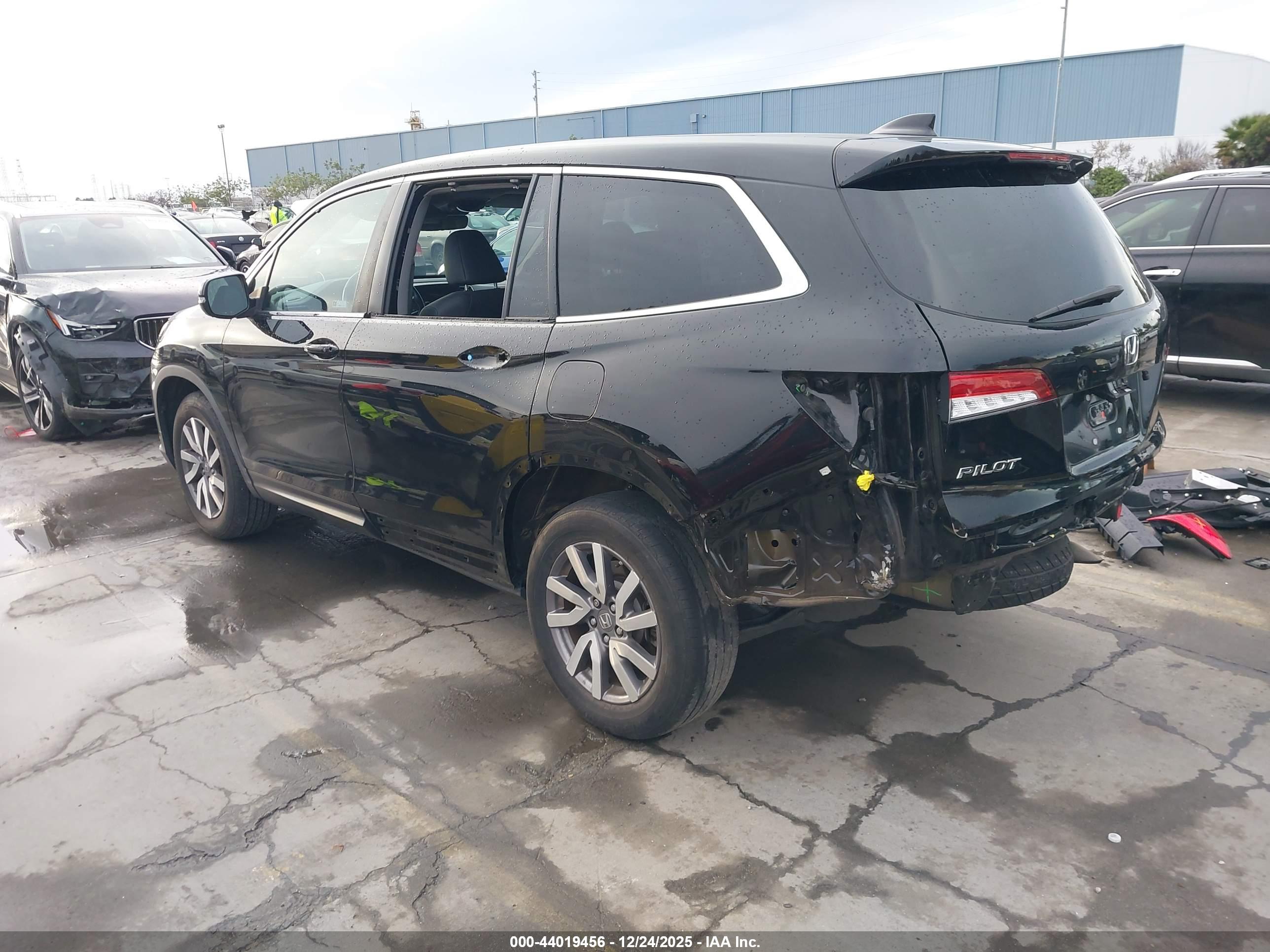 HONDA PILOT image 3