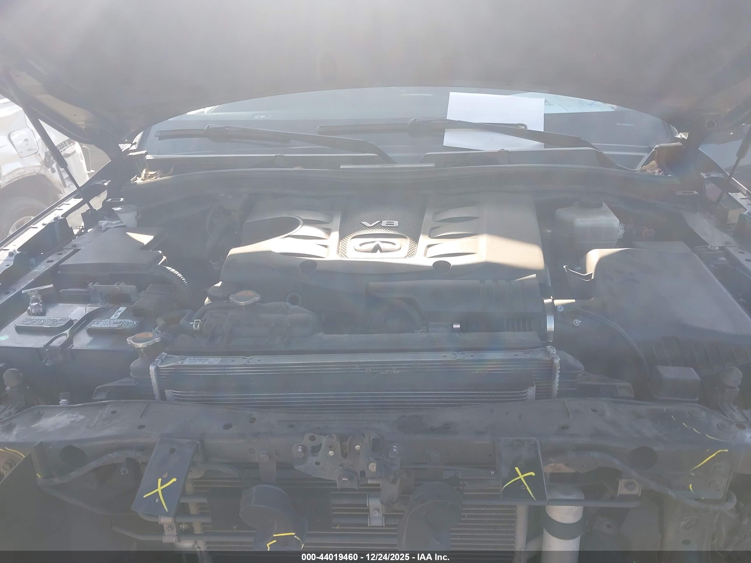 INFINITI QX80 image 10