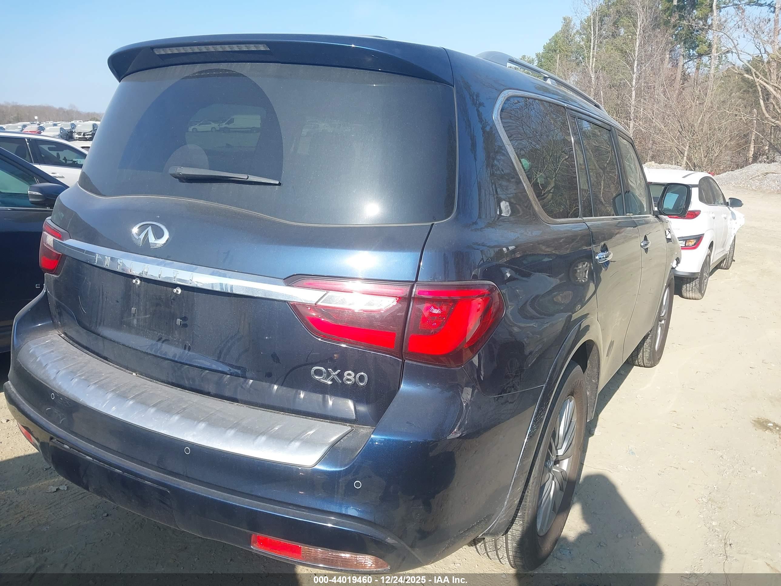 INFINITI QX80 image 4