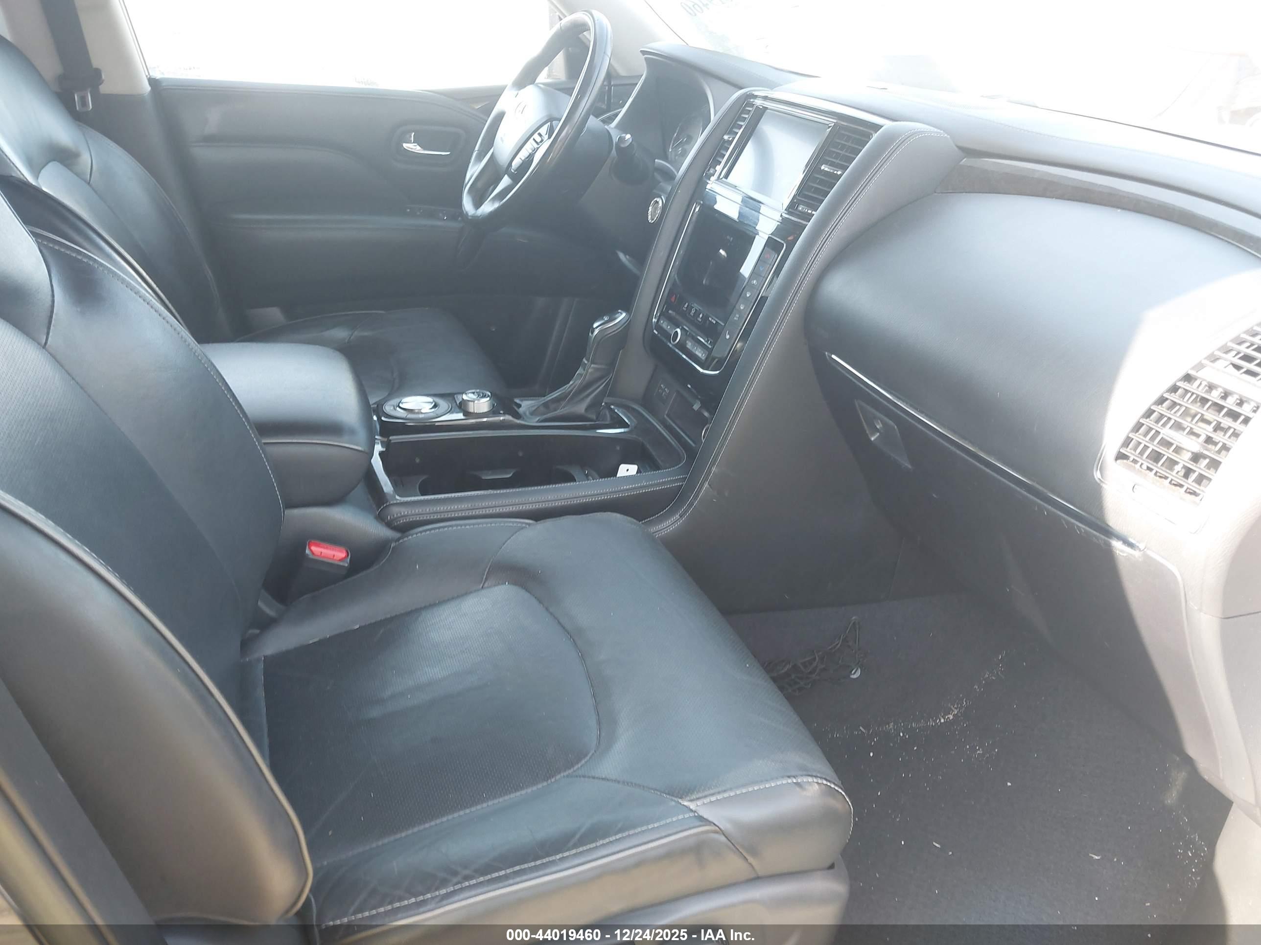 INFINITI QX80 image 5