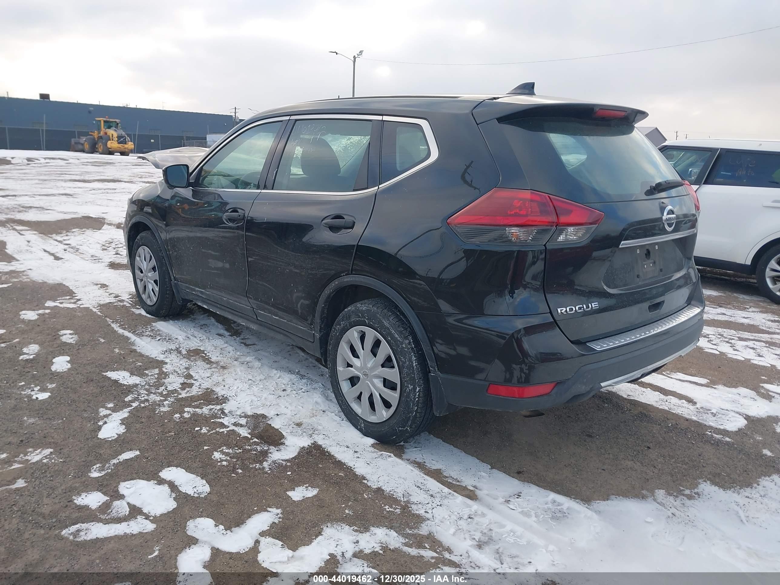 NISSAN ROGUE image 3