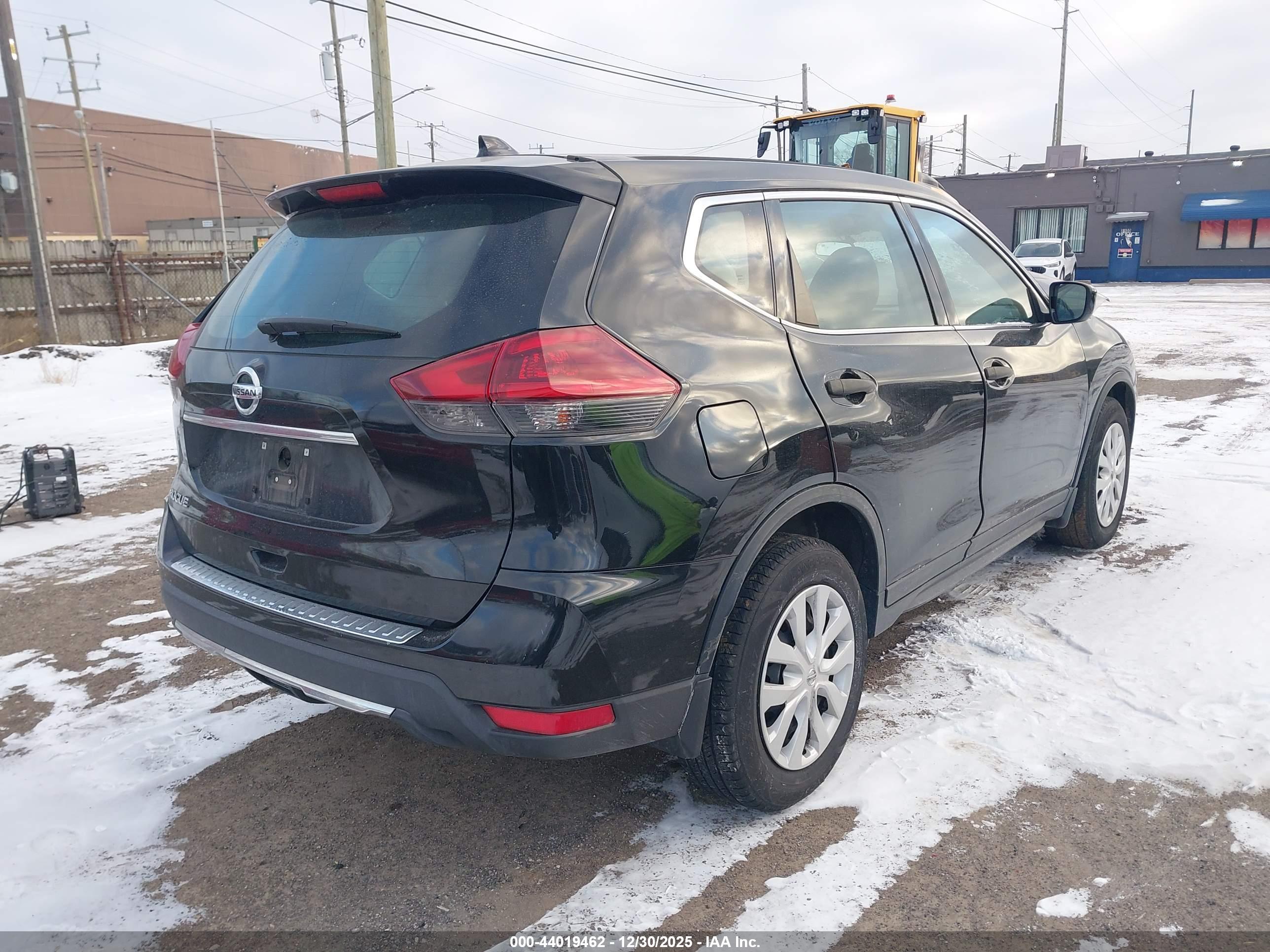 NISSAN ROGUE image 4