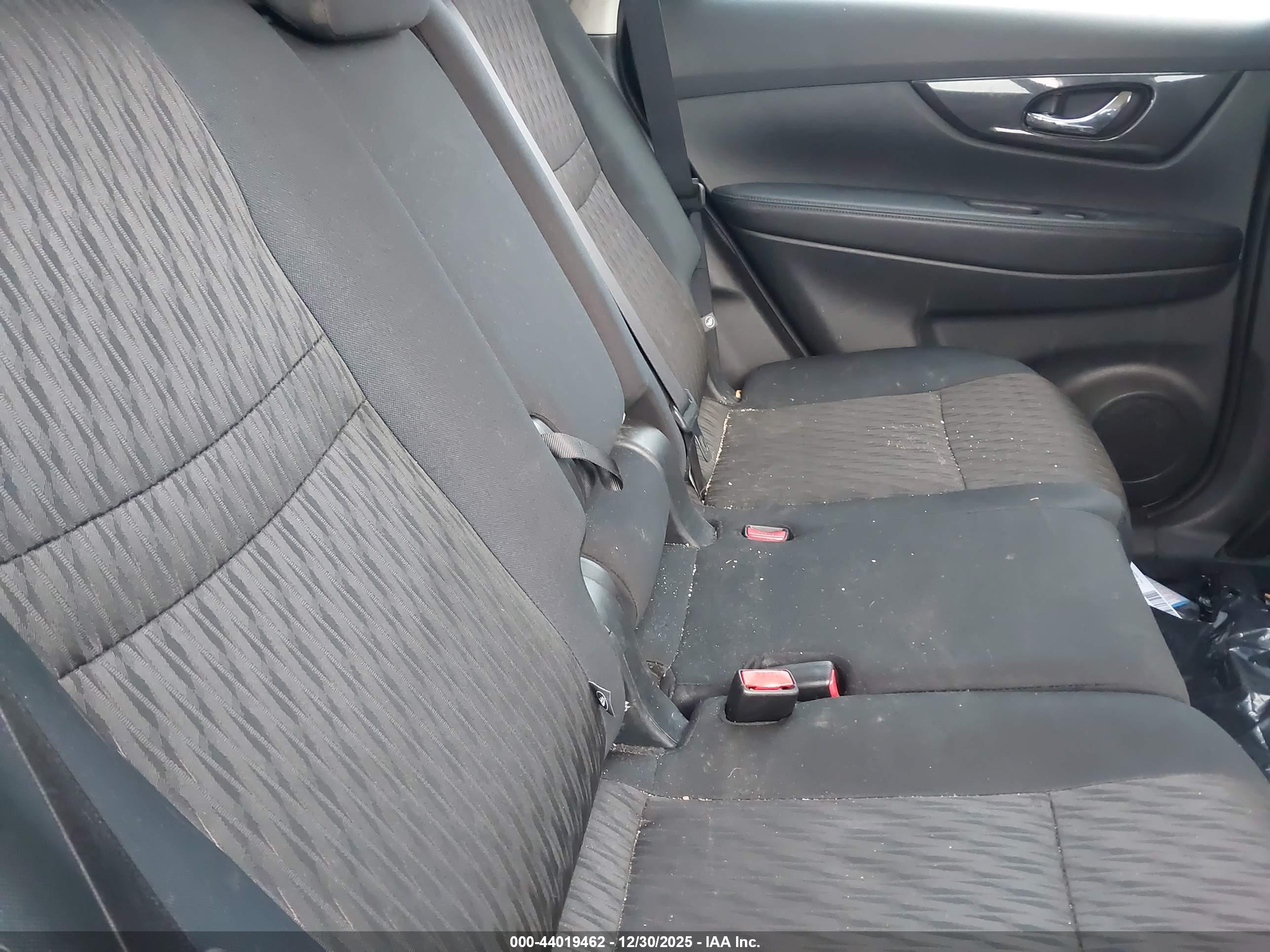 NISSAN ROGUE image 8