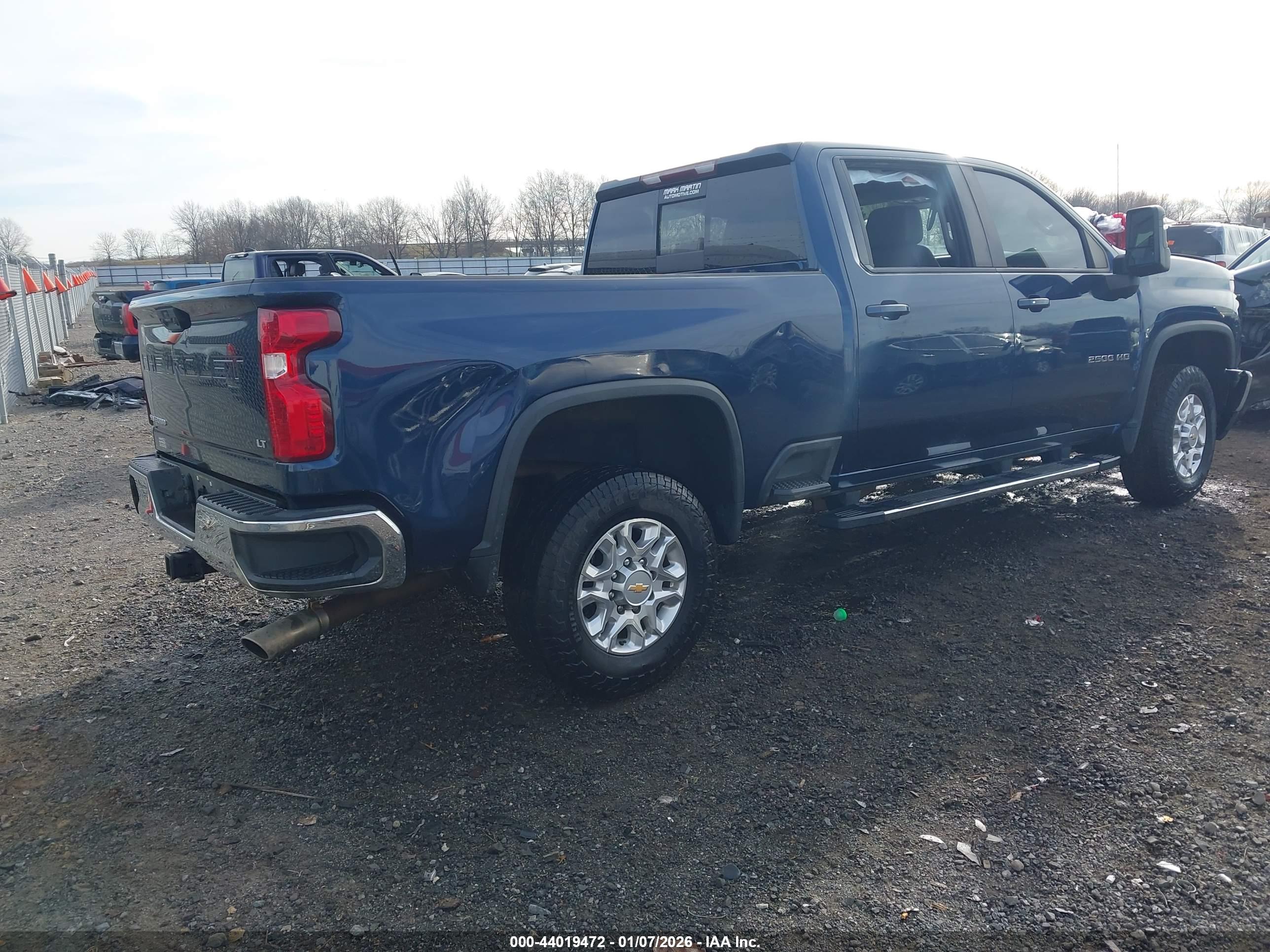 CHEVROLET SILVERADO image 4