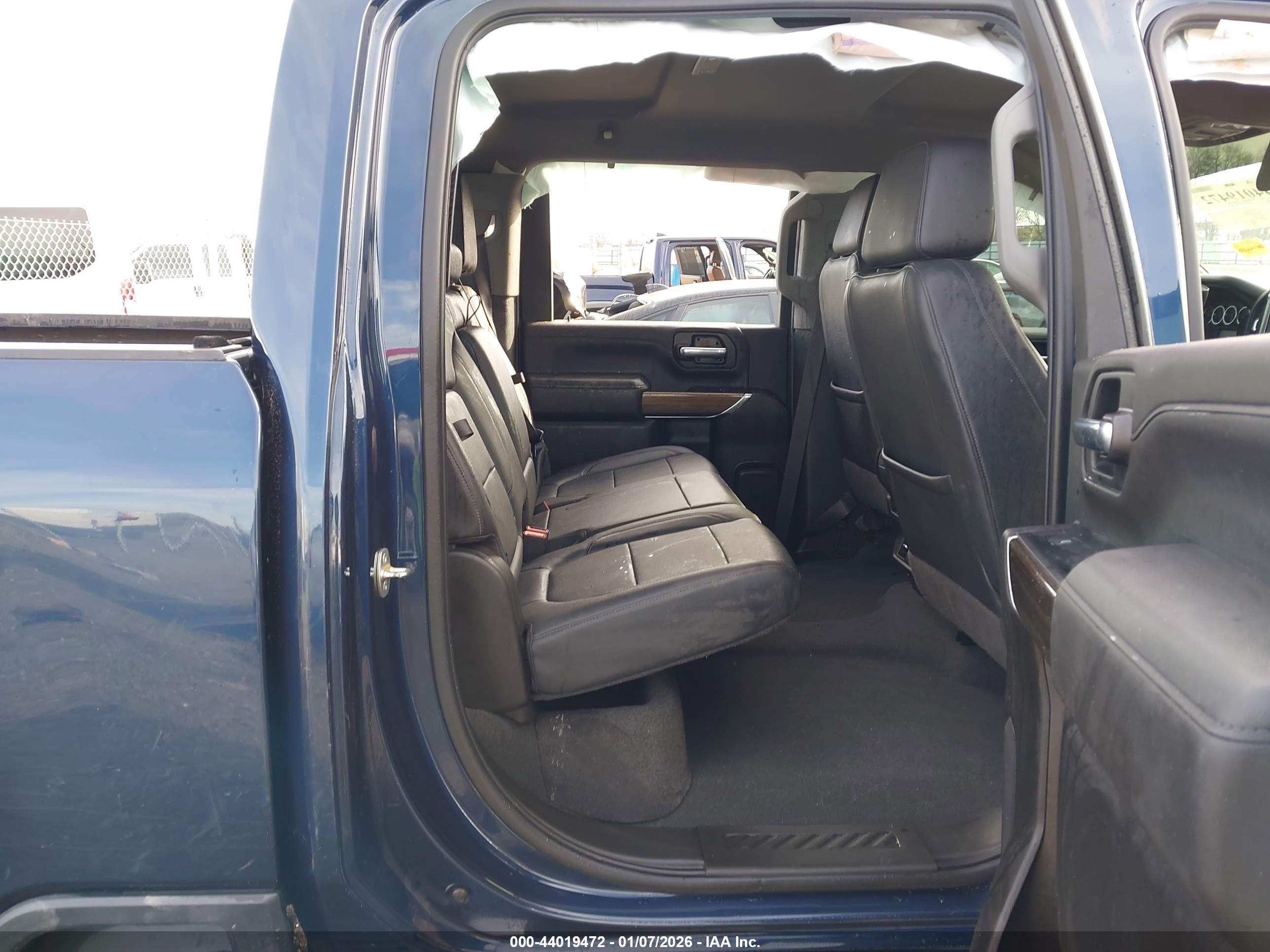 CHEVROLET SILVERADO image 7