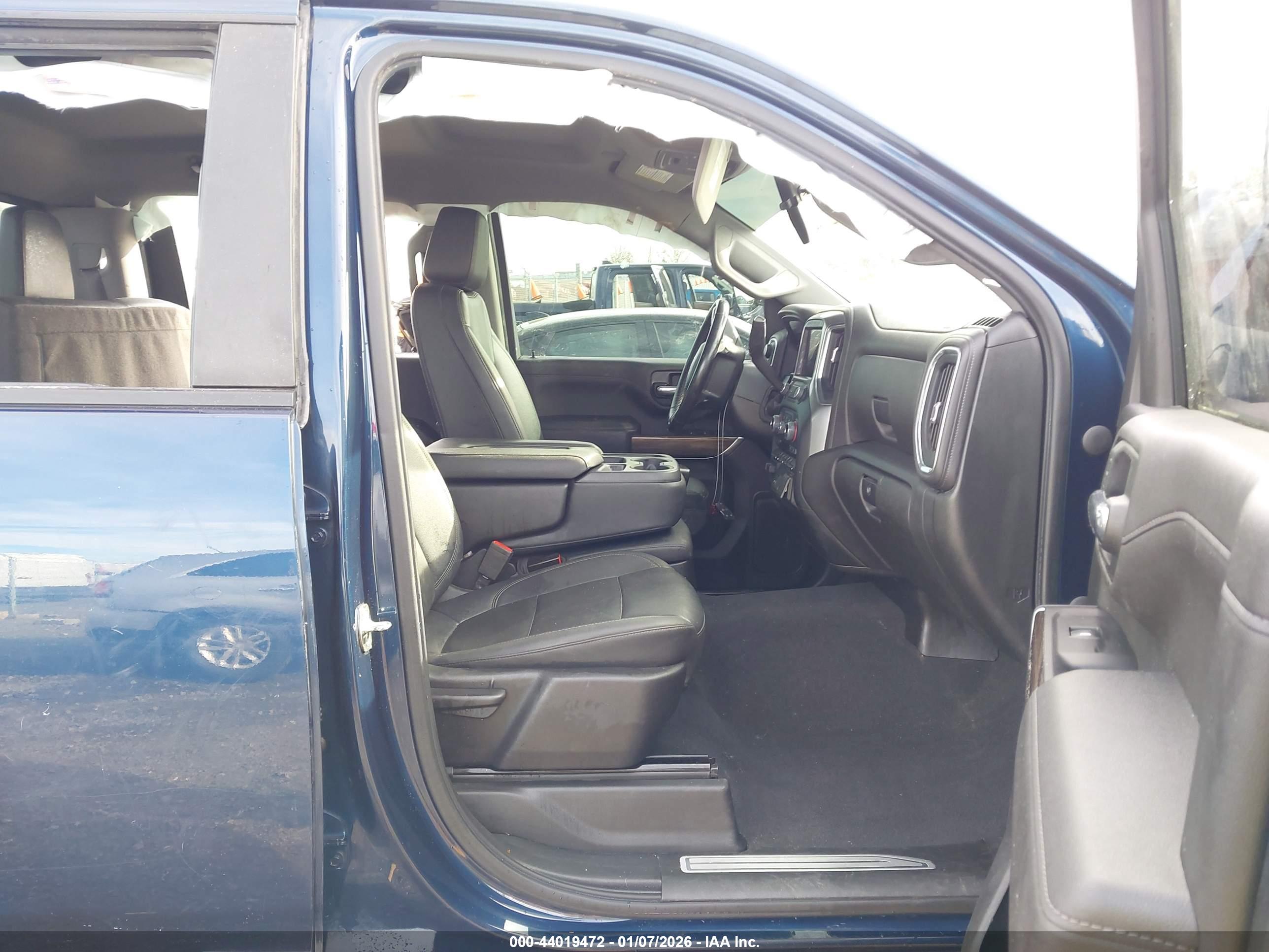 CHEVROLET SILVERADO image 8
