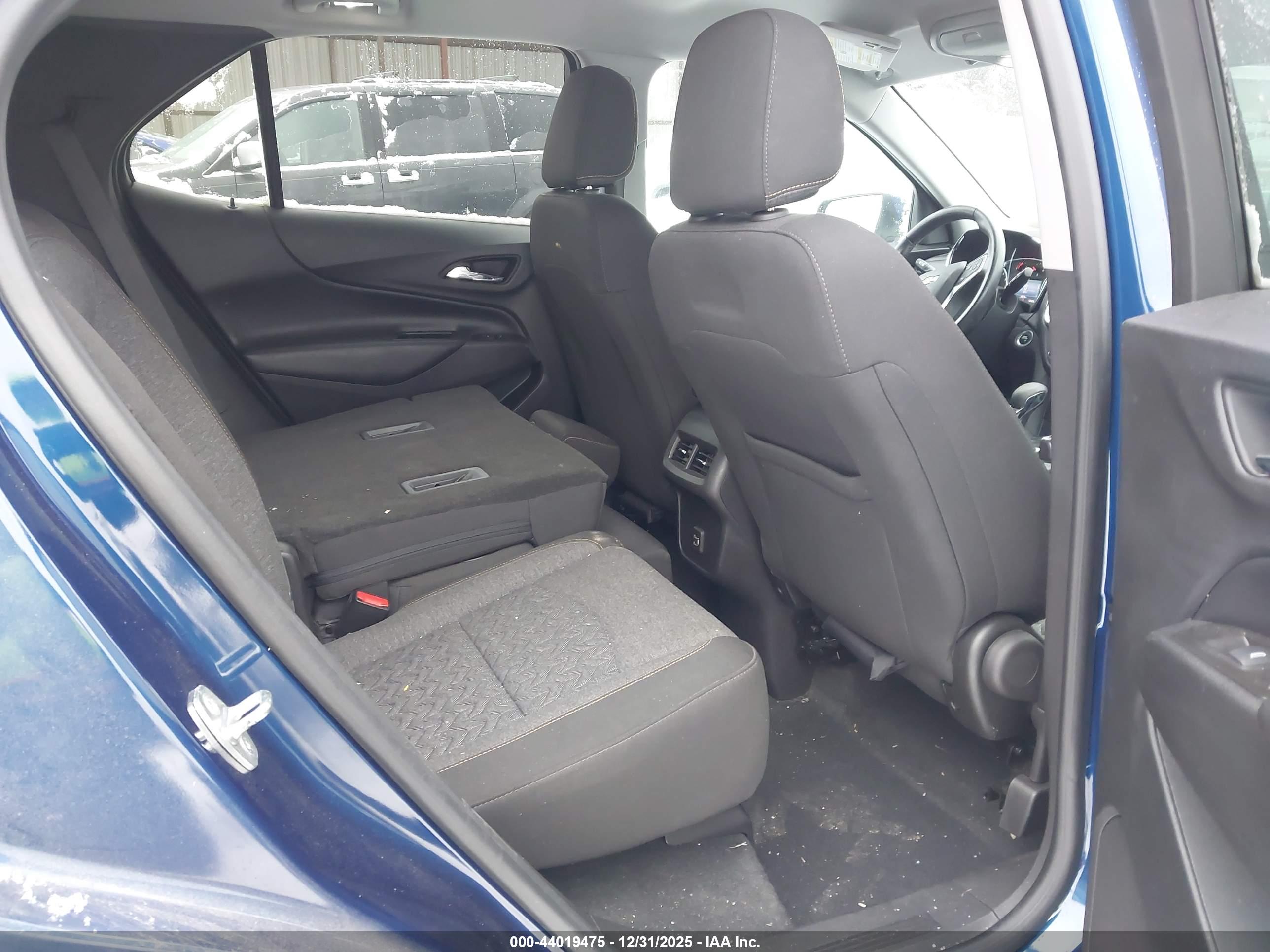 CHEVROLET EQUINOX image 8