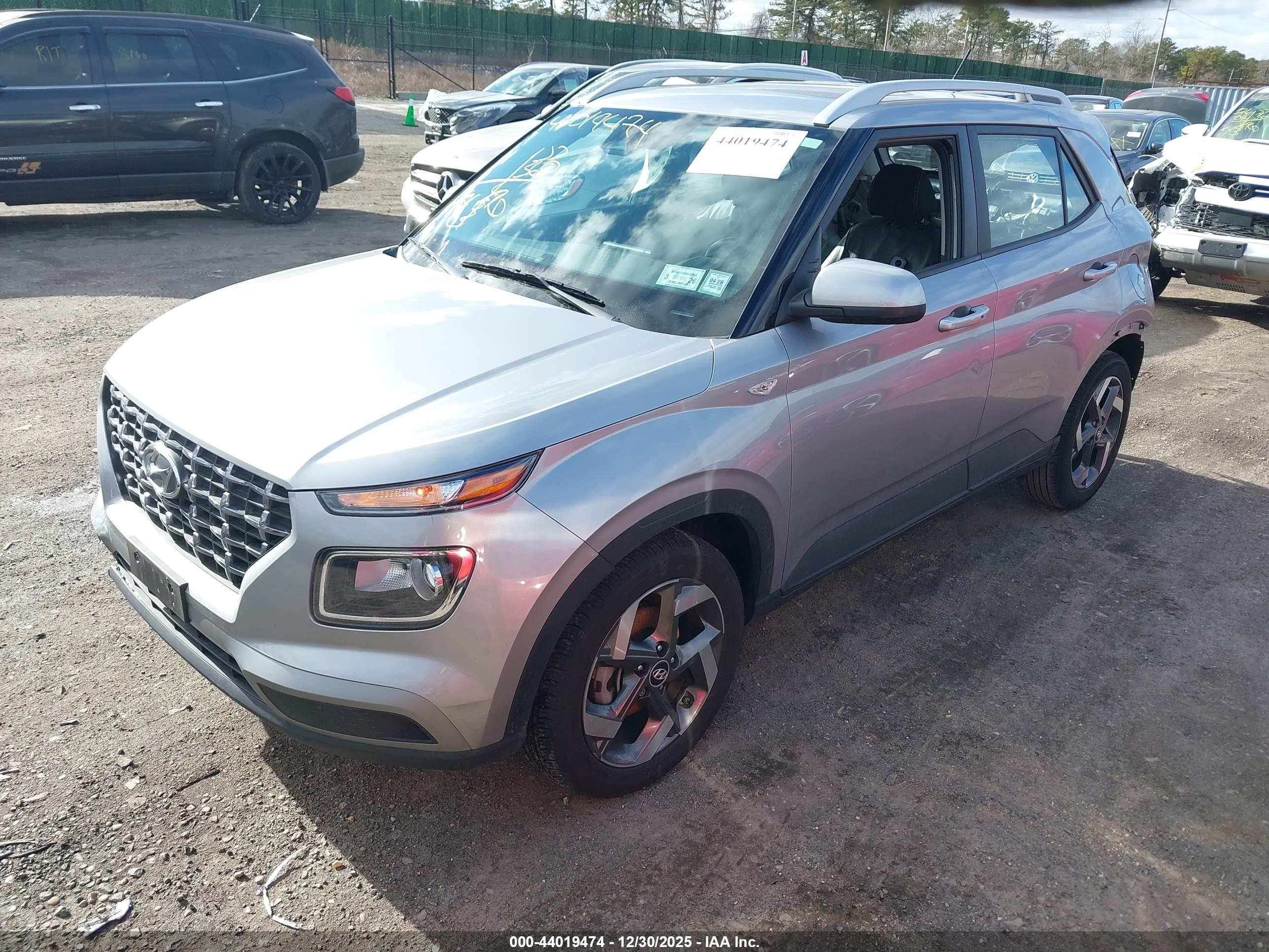 HYUNDAI VENUE image 2