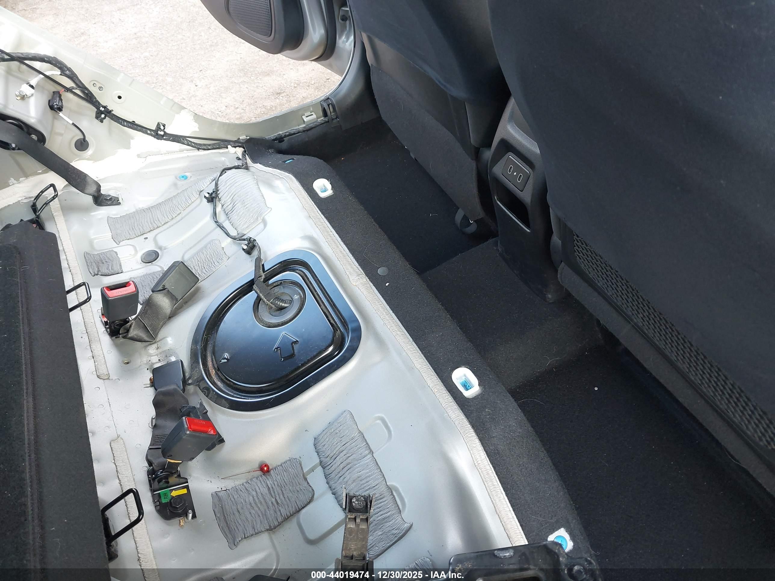 HYUNDAI VENUE image 8