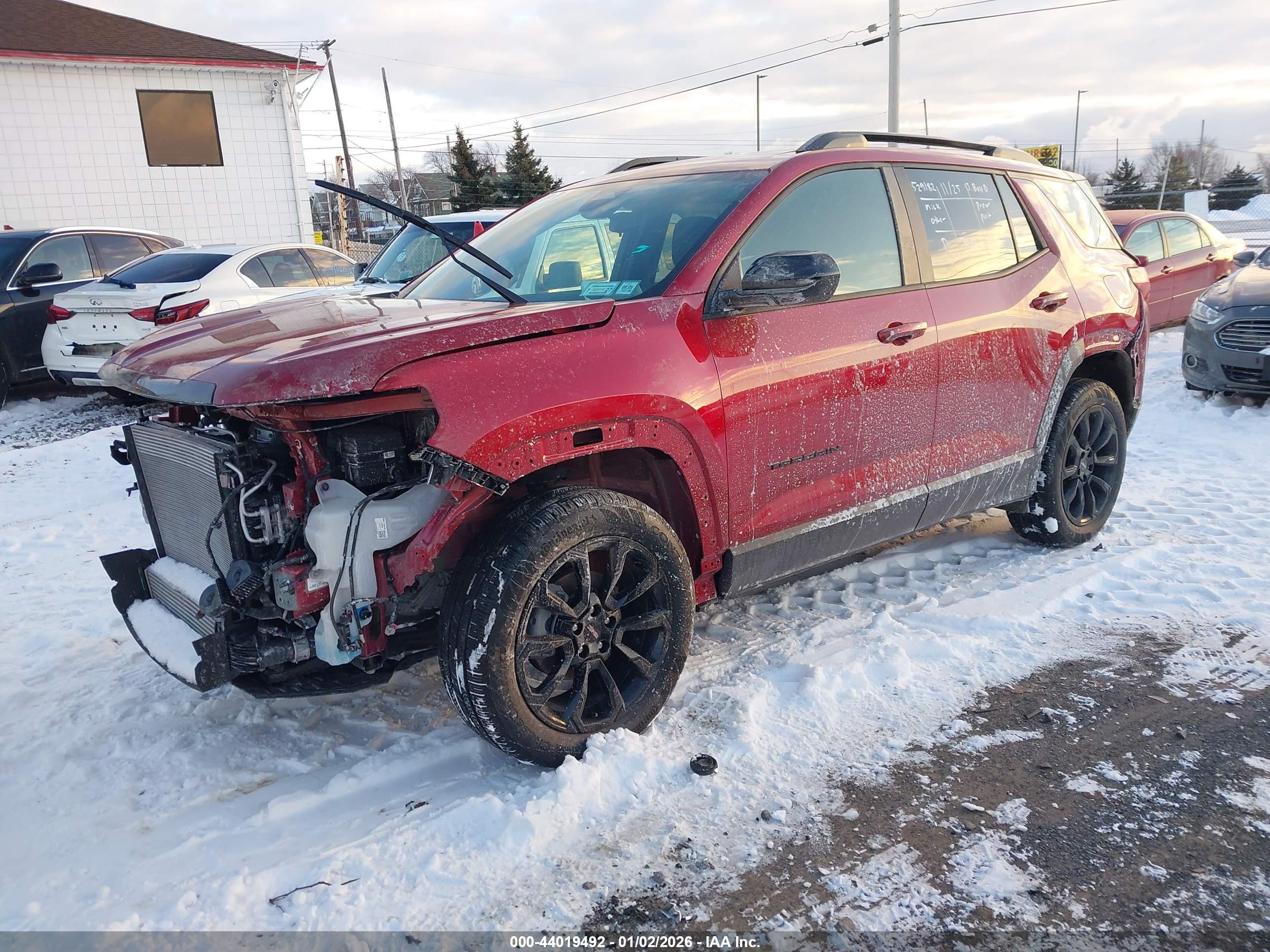 GMC TERRAIN image 2