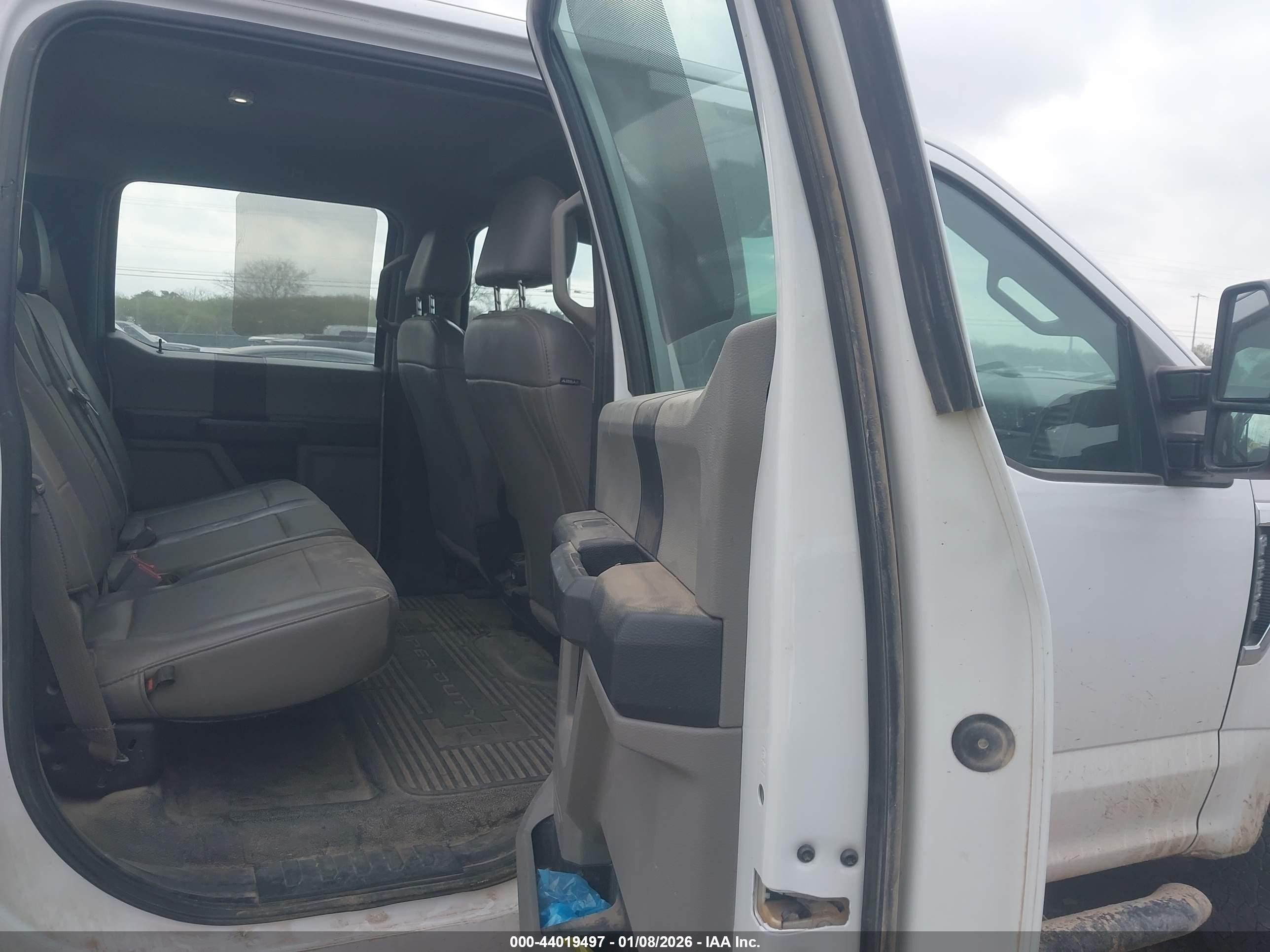 FORD F-250 image 8