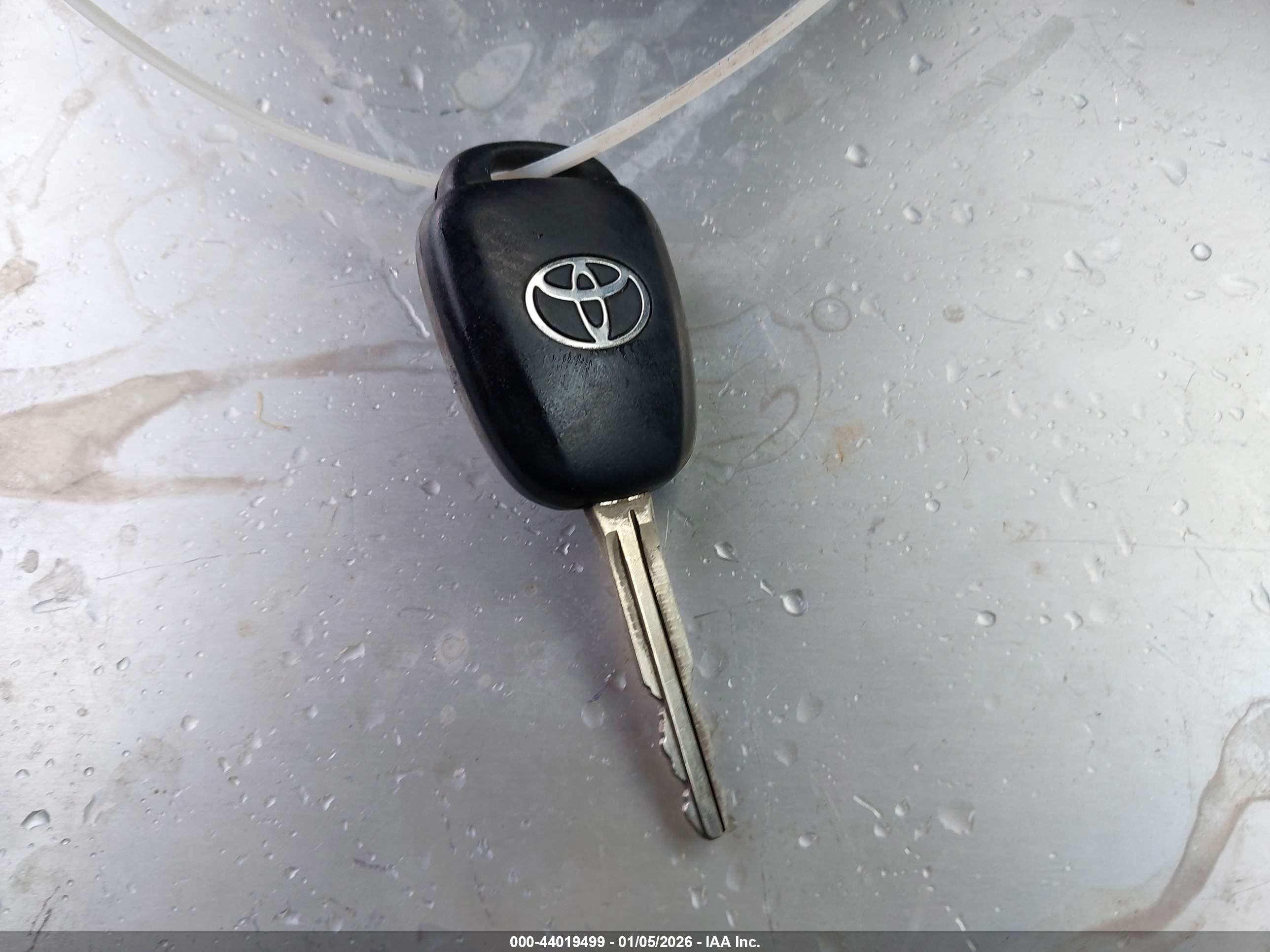 TOYOTA COROLLA image 11