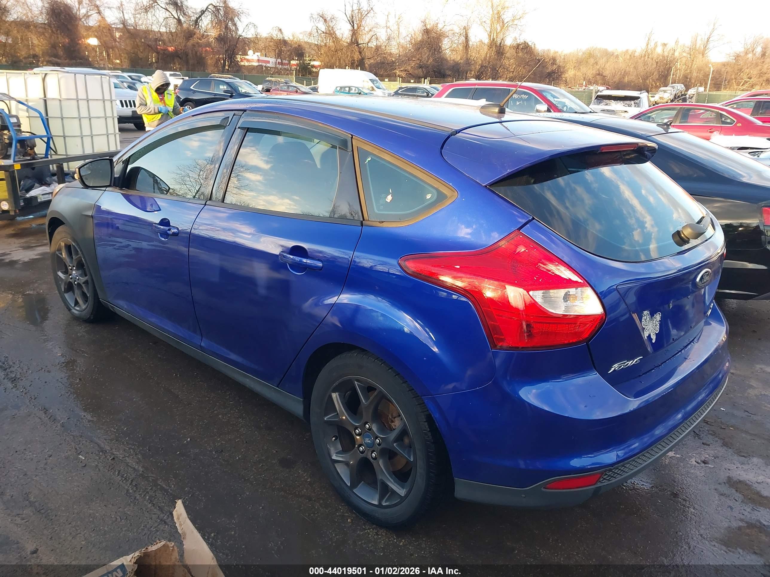 FORD FOCUS image 3