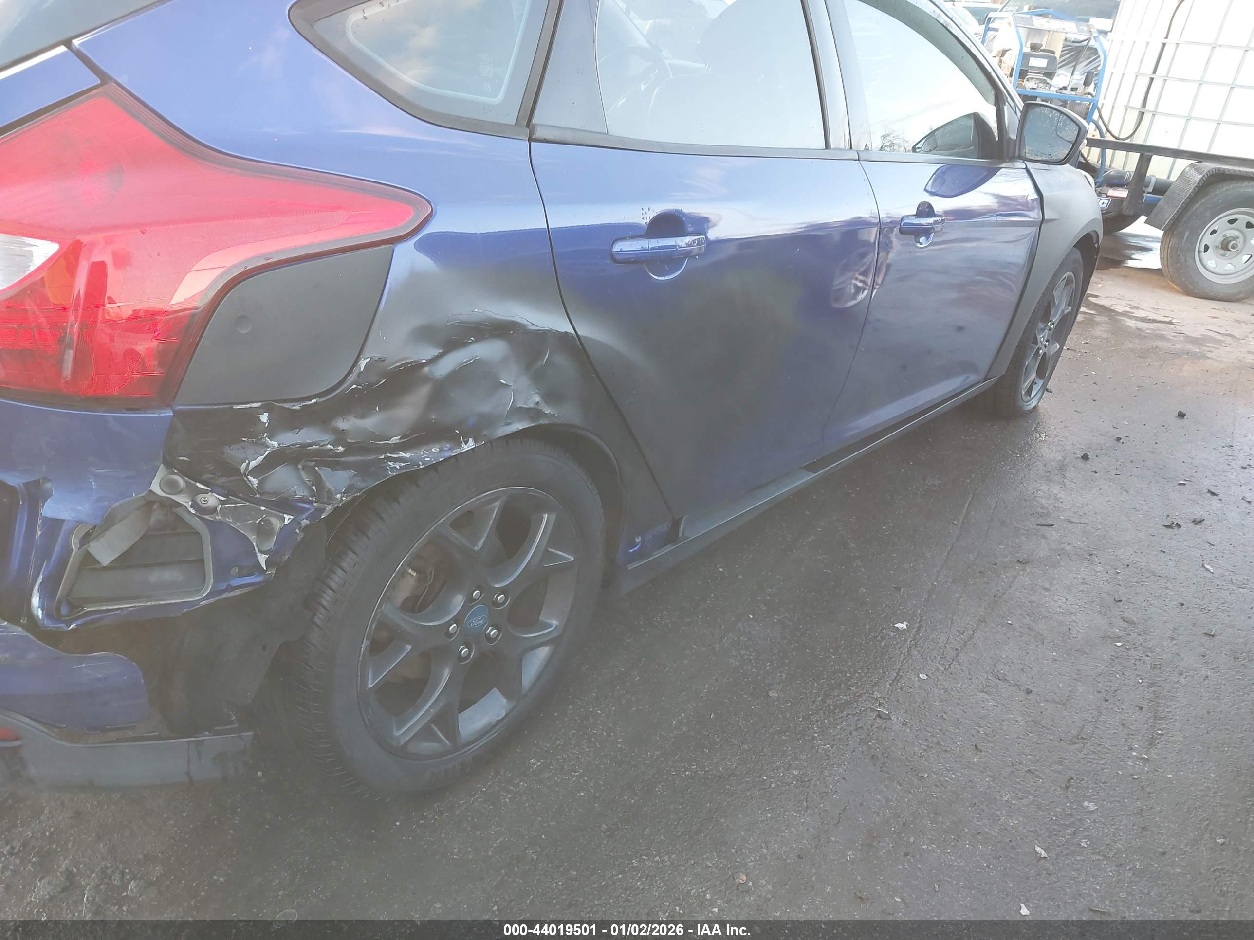 FORD FOCUS image 6