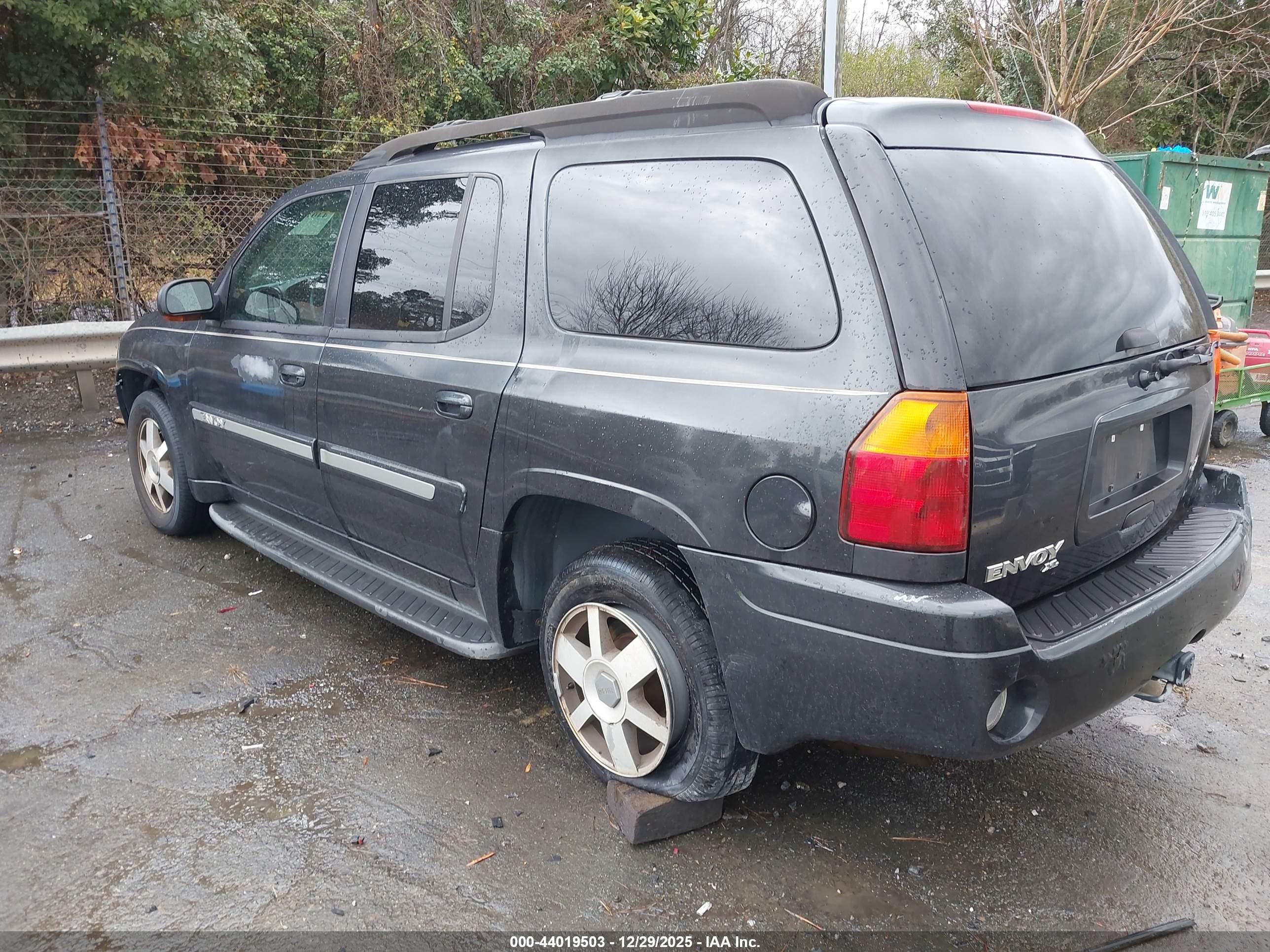 GMC ENVOY image 3