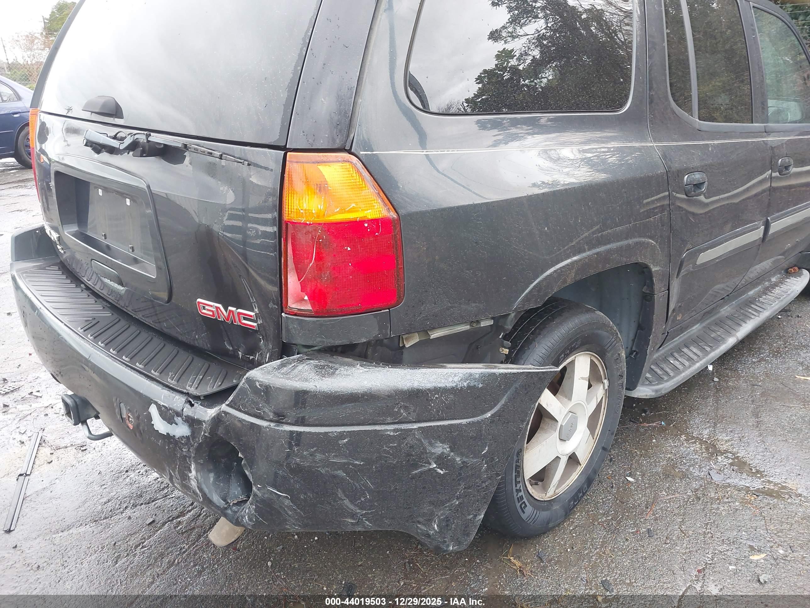 GMC ENVOY image 6
