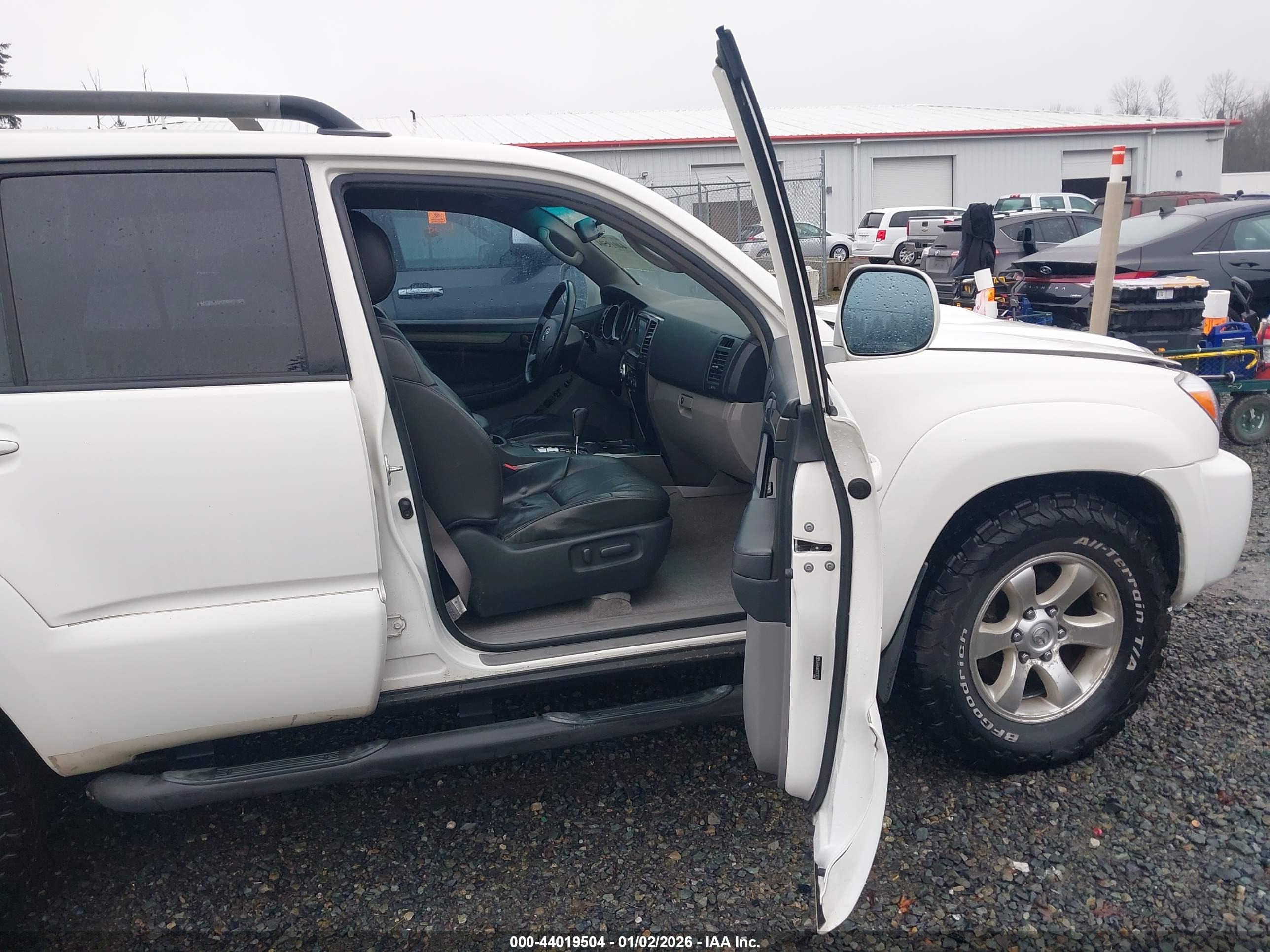 TOYOTA 4RUNNER image 5