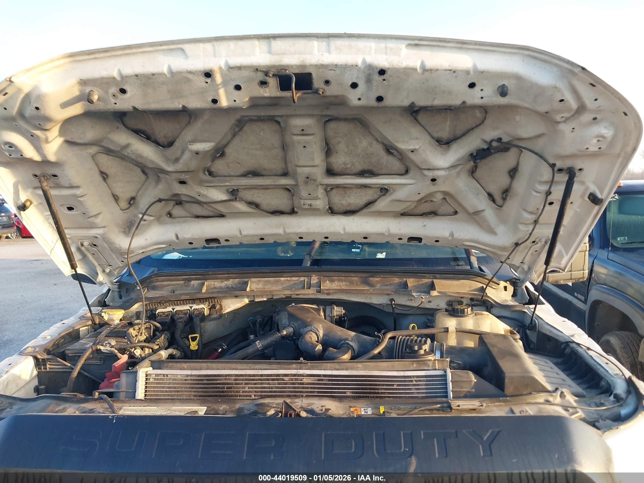 FORD F-550 image 10
