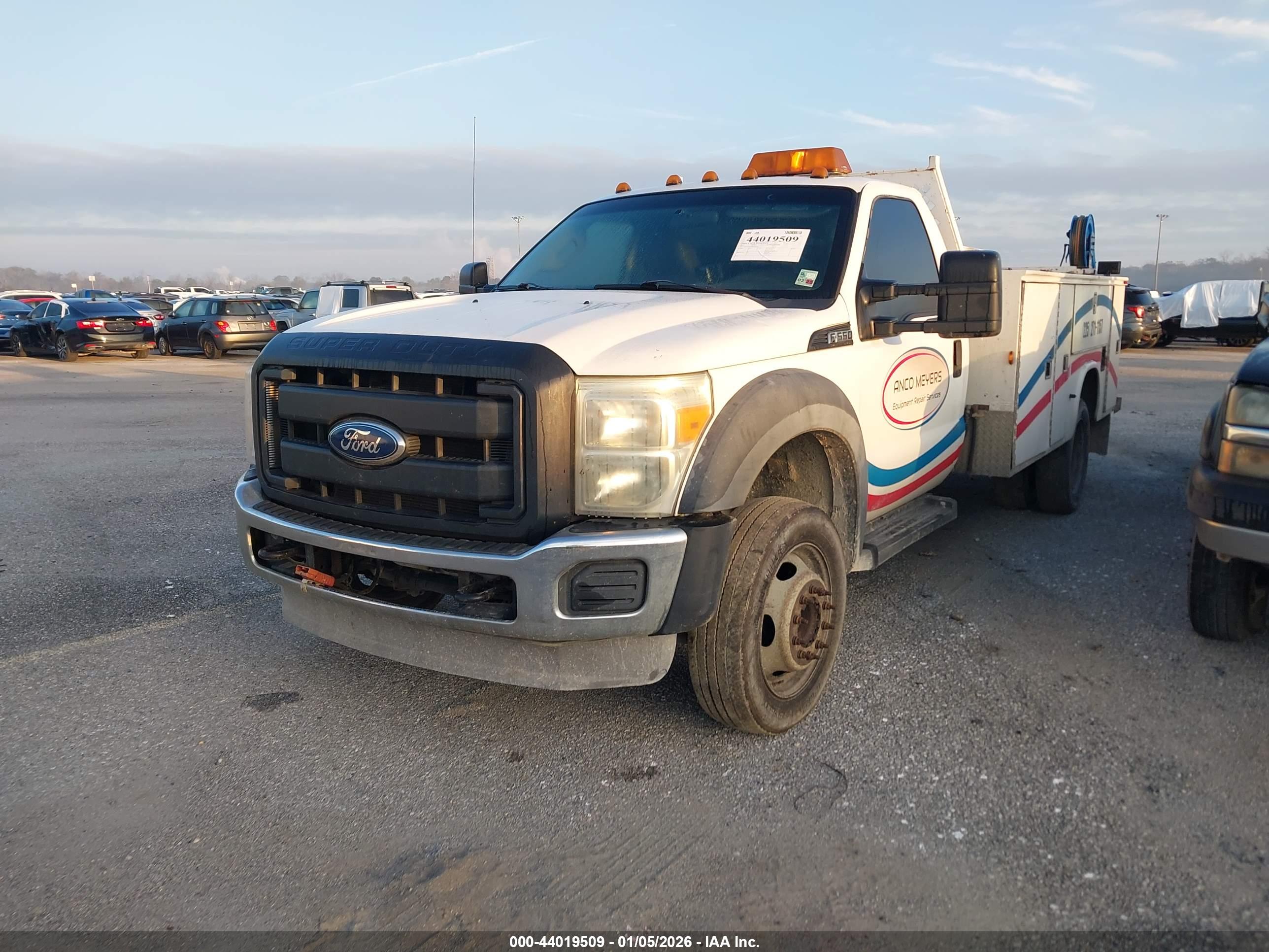 FORD F-550 image 2