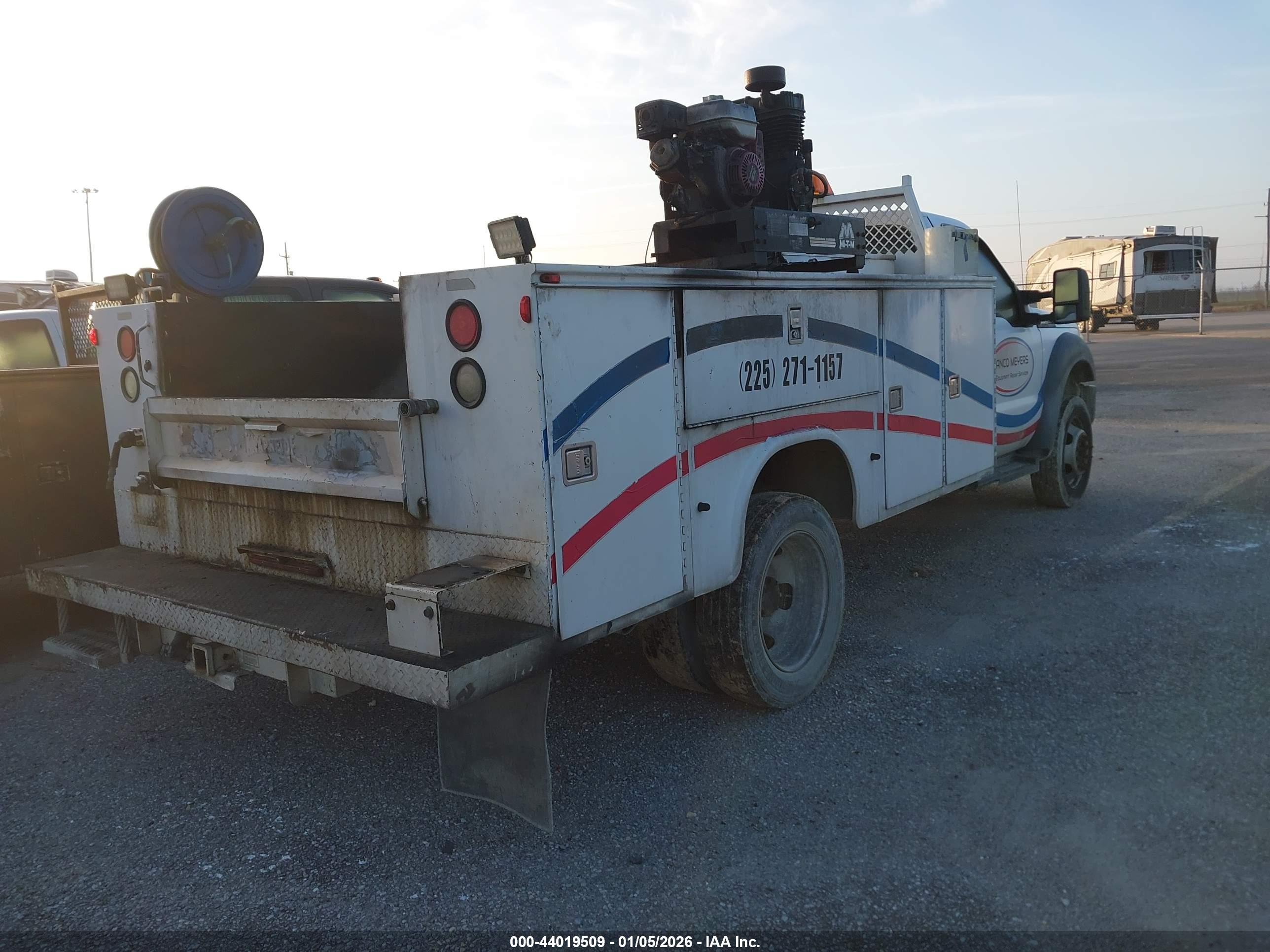 FORD F-550 image 4