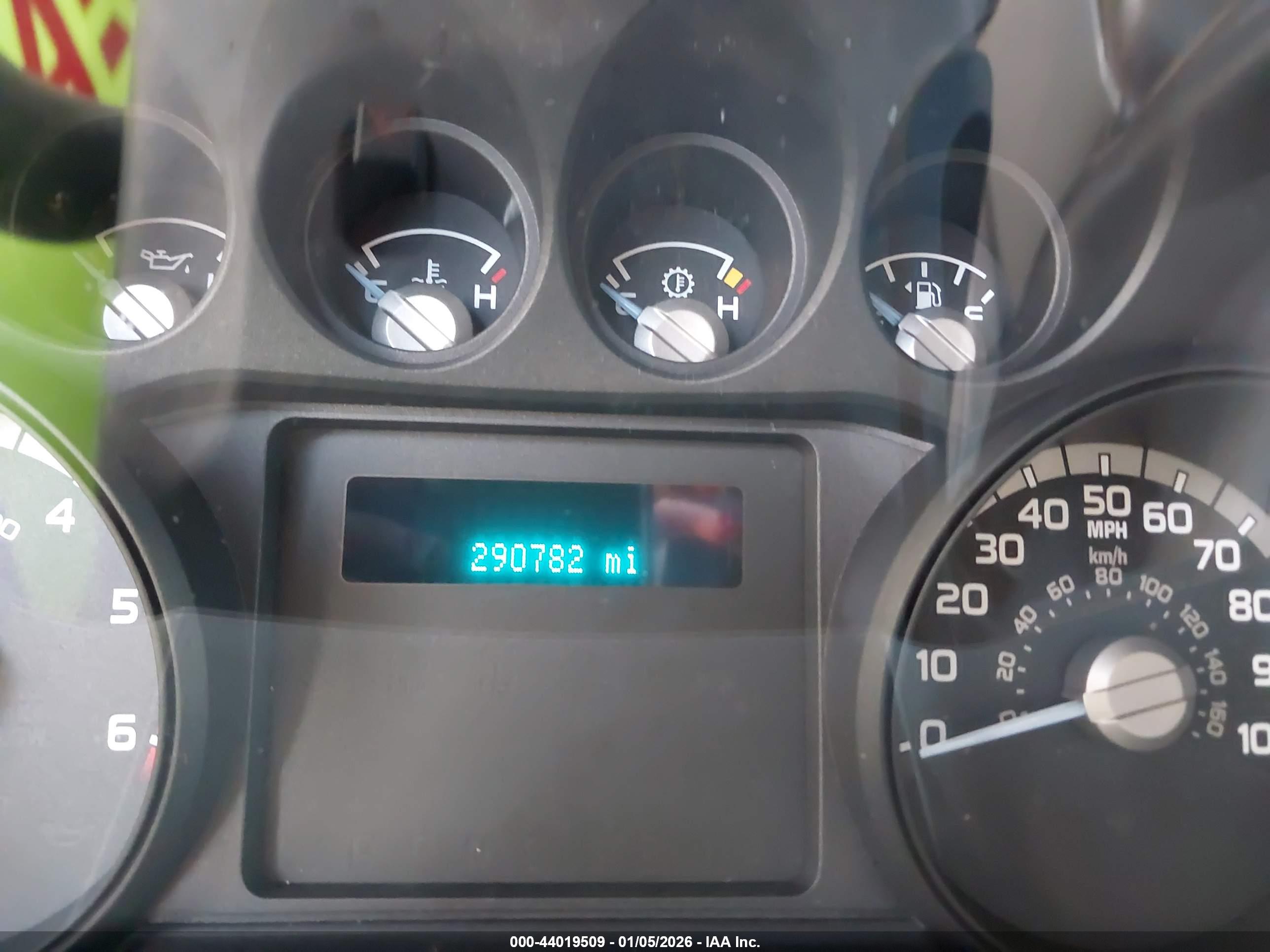 FORD F-550 image 6