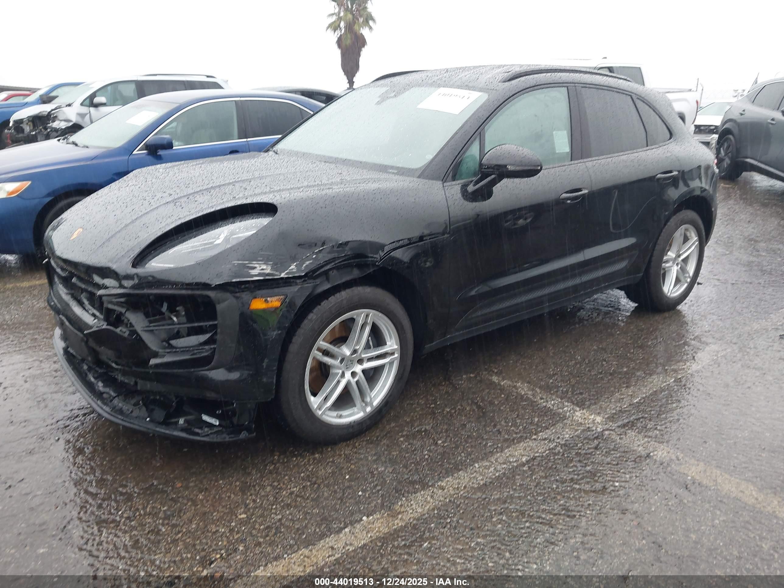 PORSCHE MACAN image 2