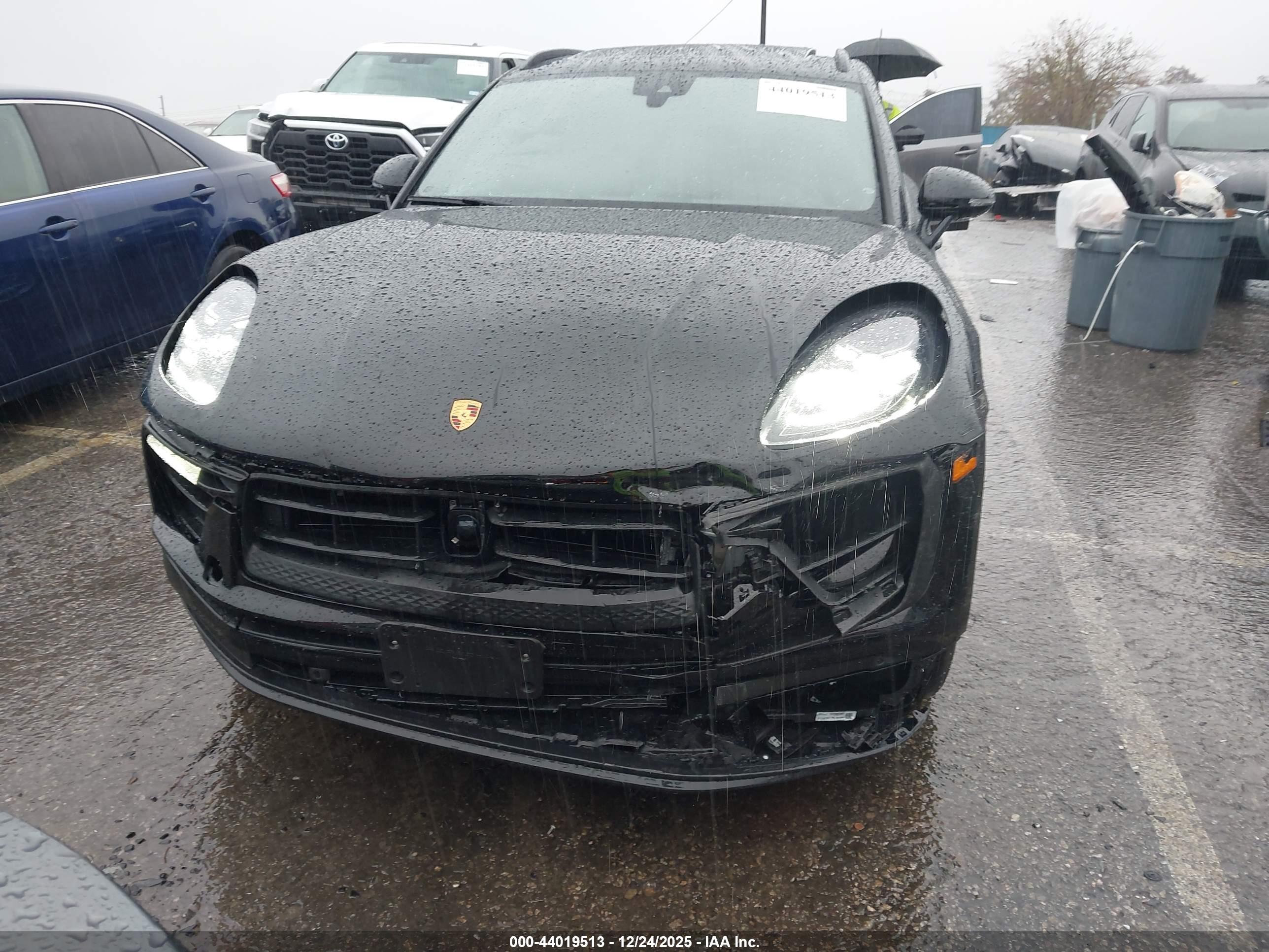 PORSCHE MACAN image 6