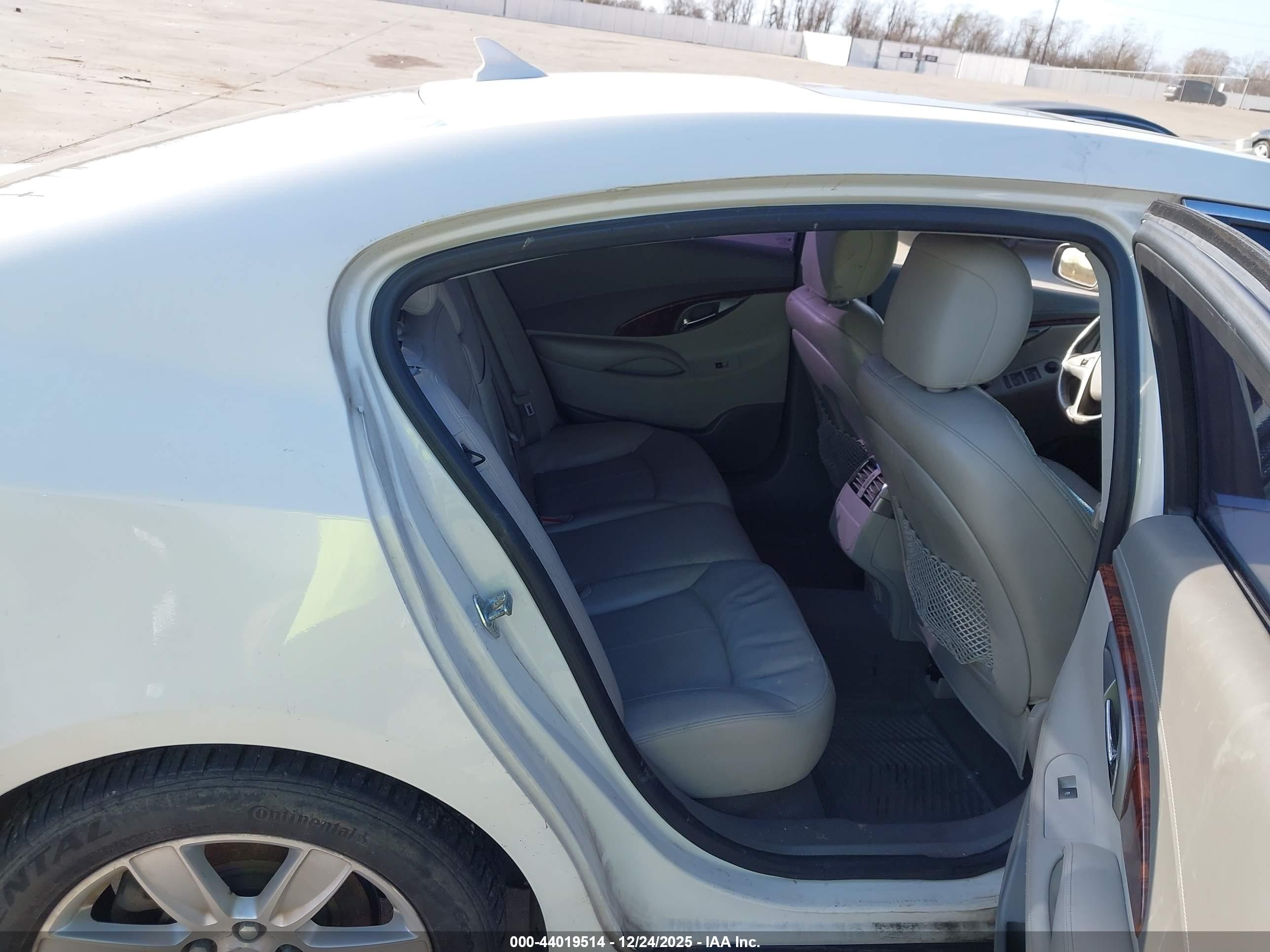 BUICK LACROSSE image 8