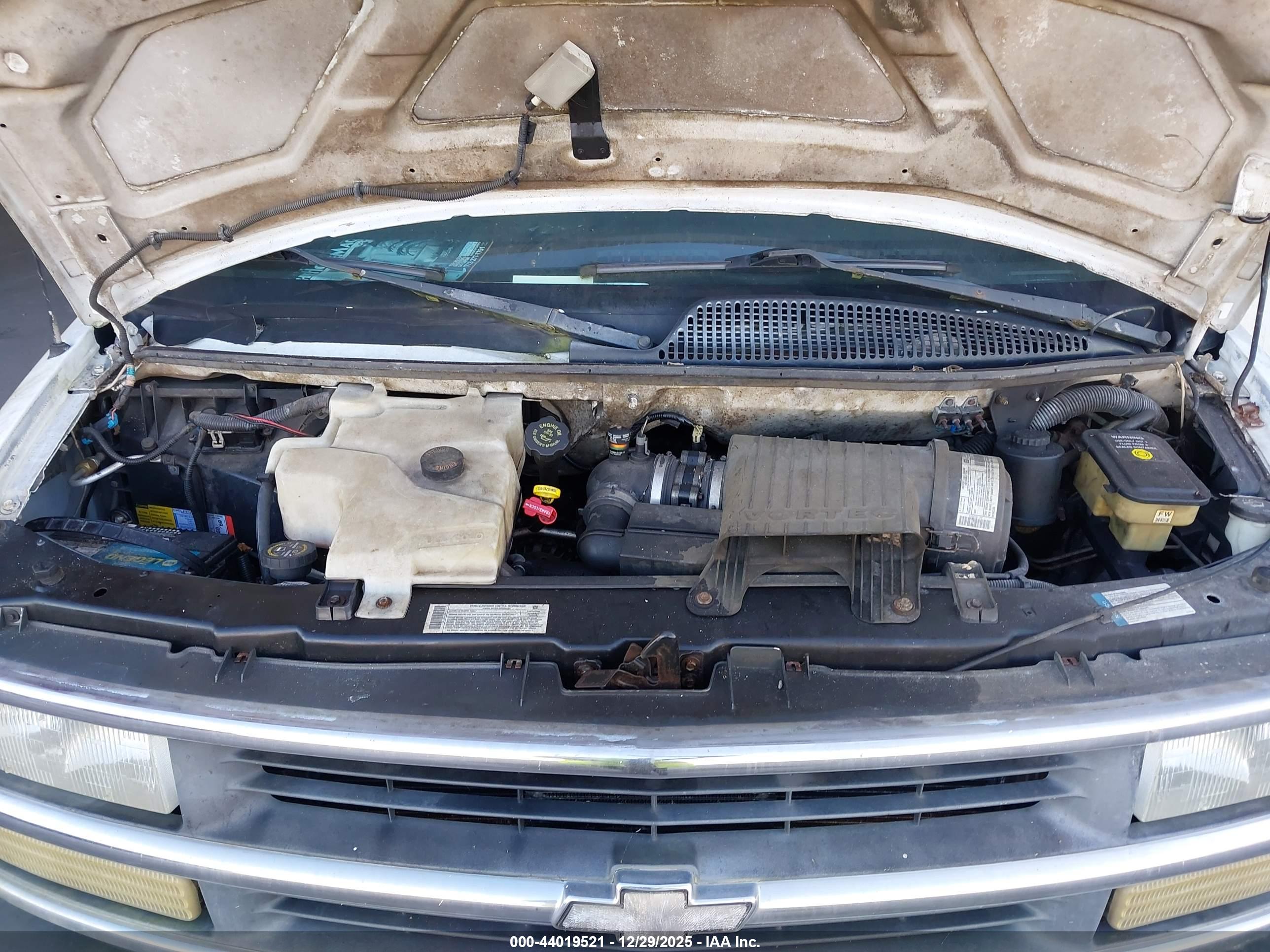 CHEVROLET EXPRESS image 10