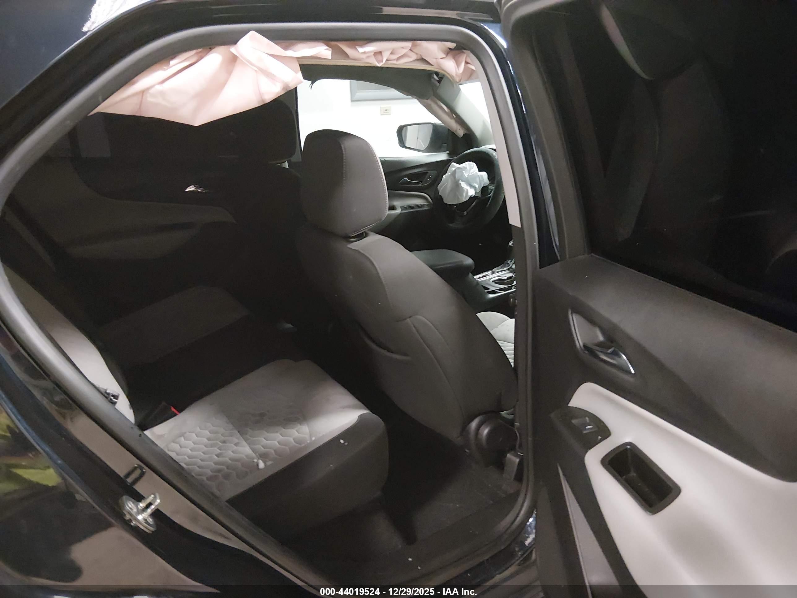 CHEVROLET EQUINOX image 8