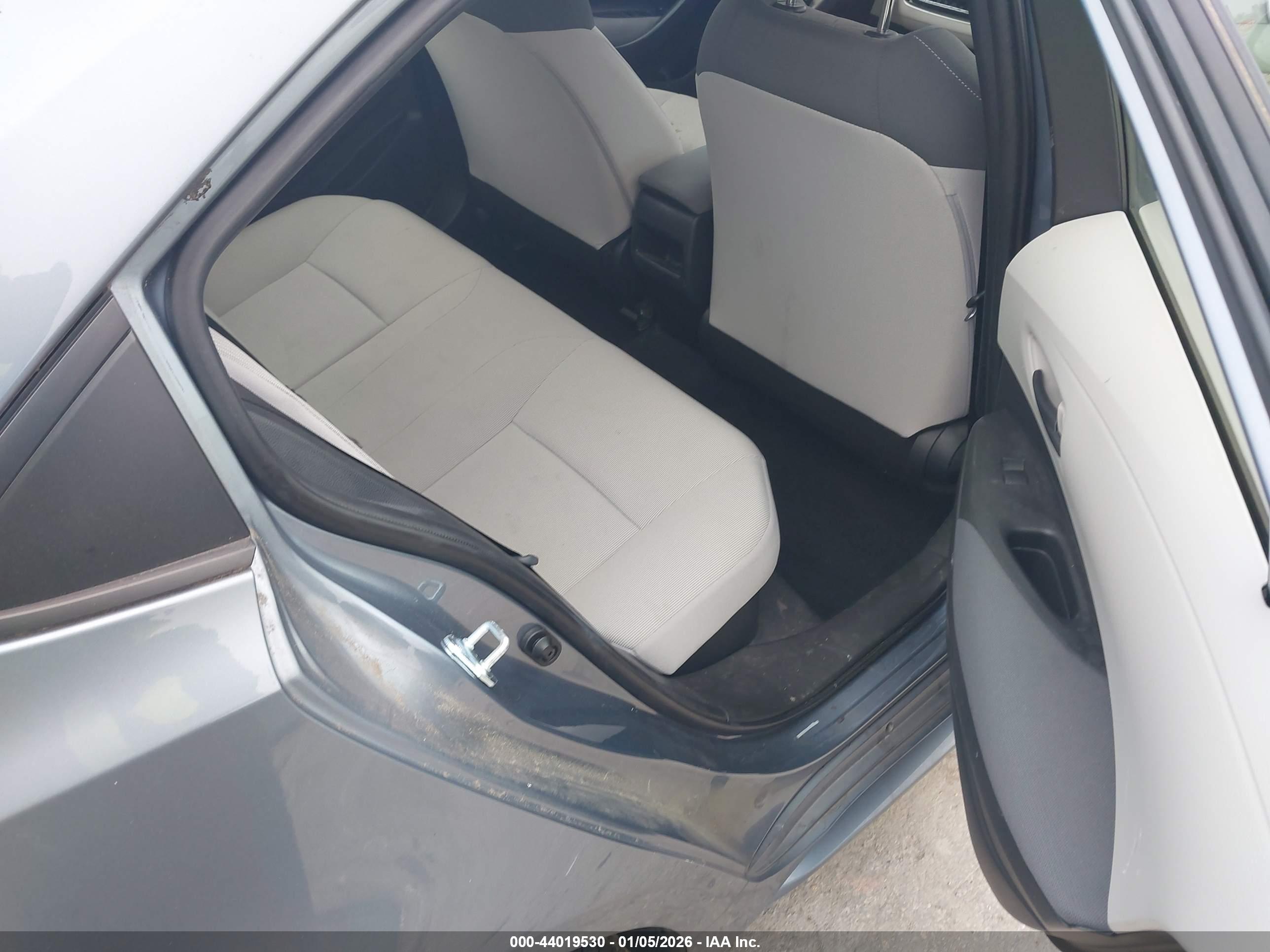 TOYOTA COROLLA image 8