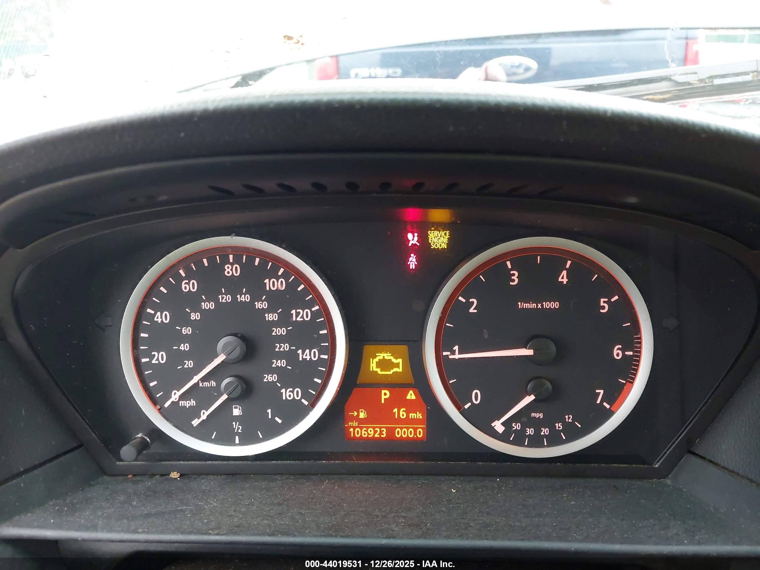 BMW 525I image 7