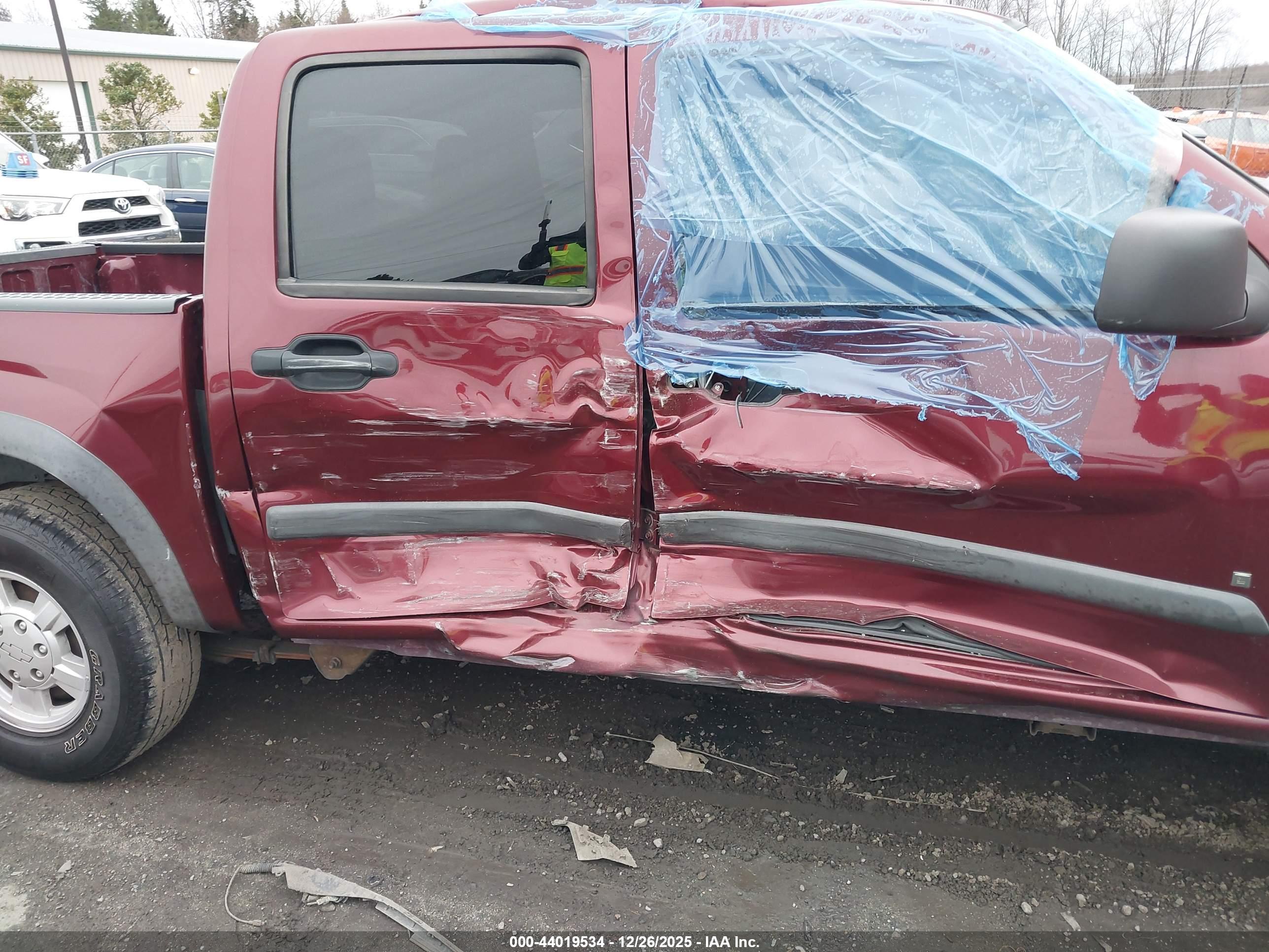 CHEVROLET COLORADO image 6