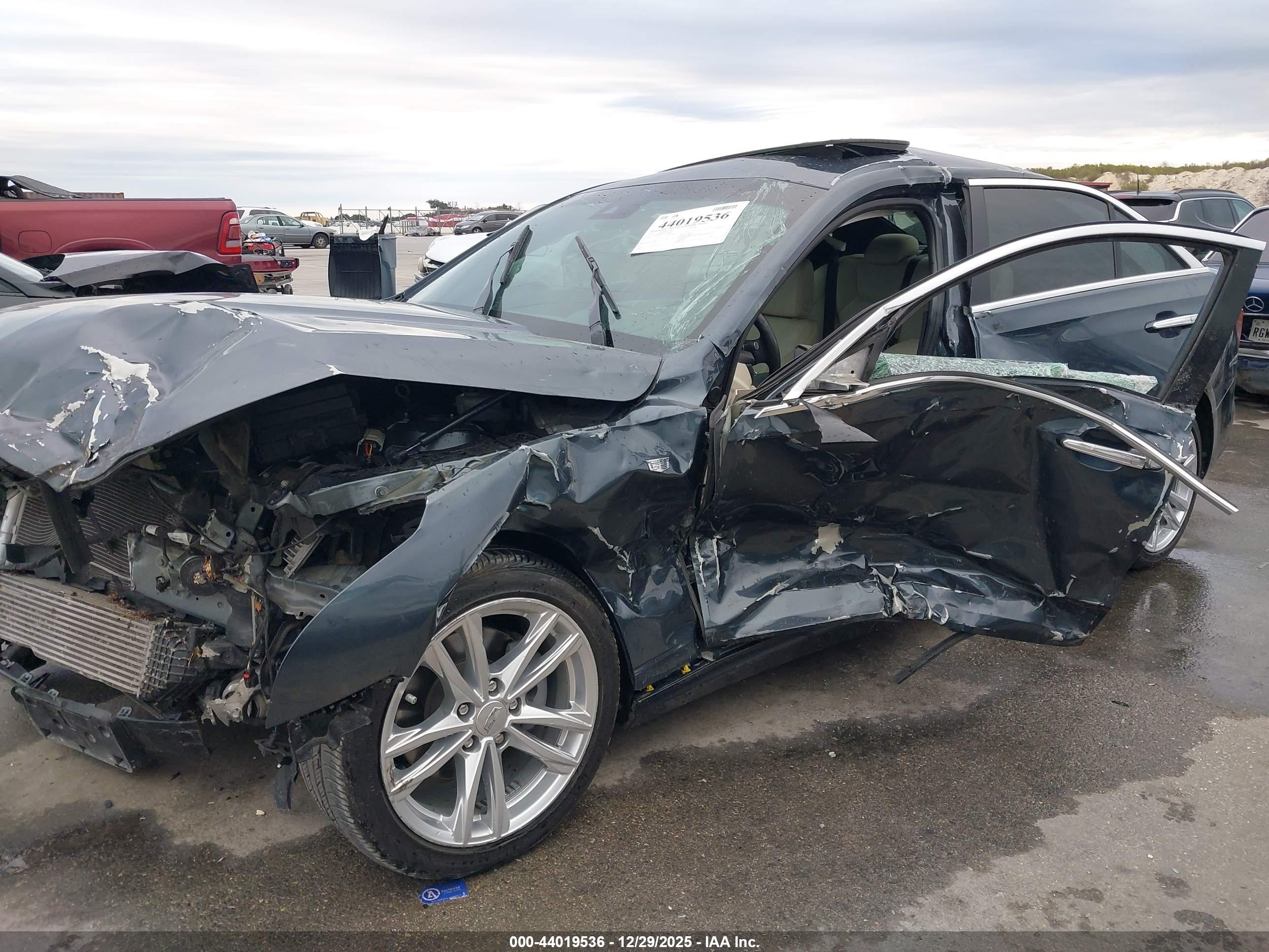 CADILLAC CT4 image 6