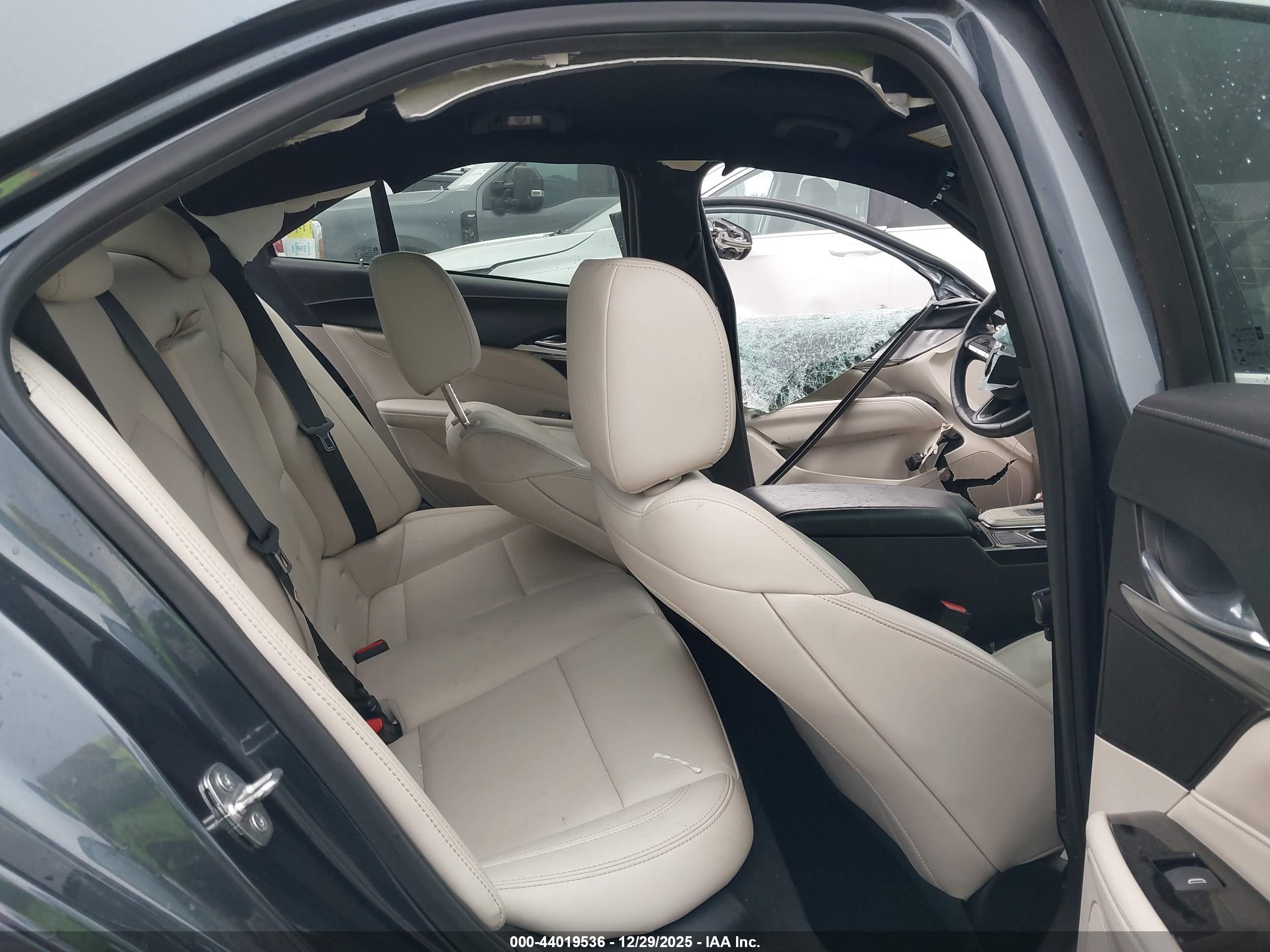 CADILLAC CT4 image 8
