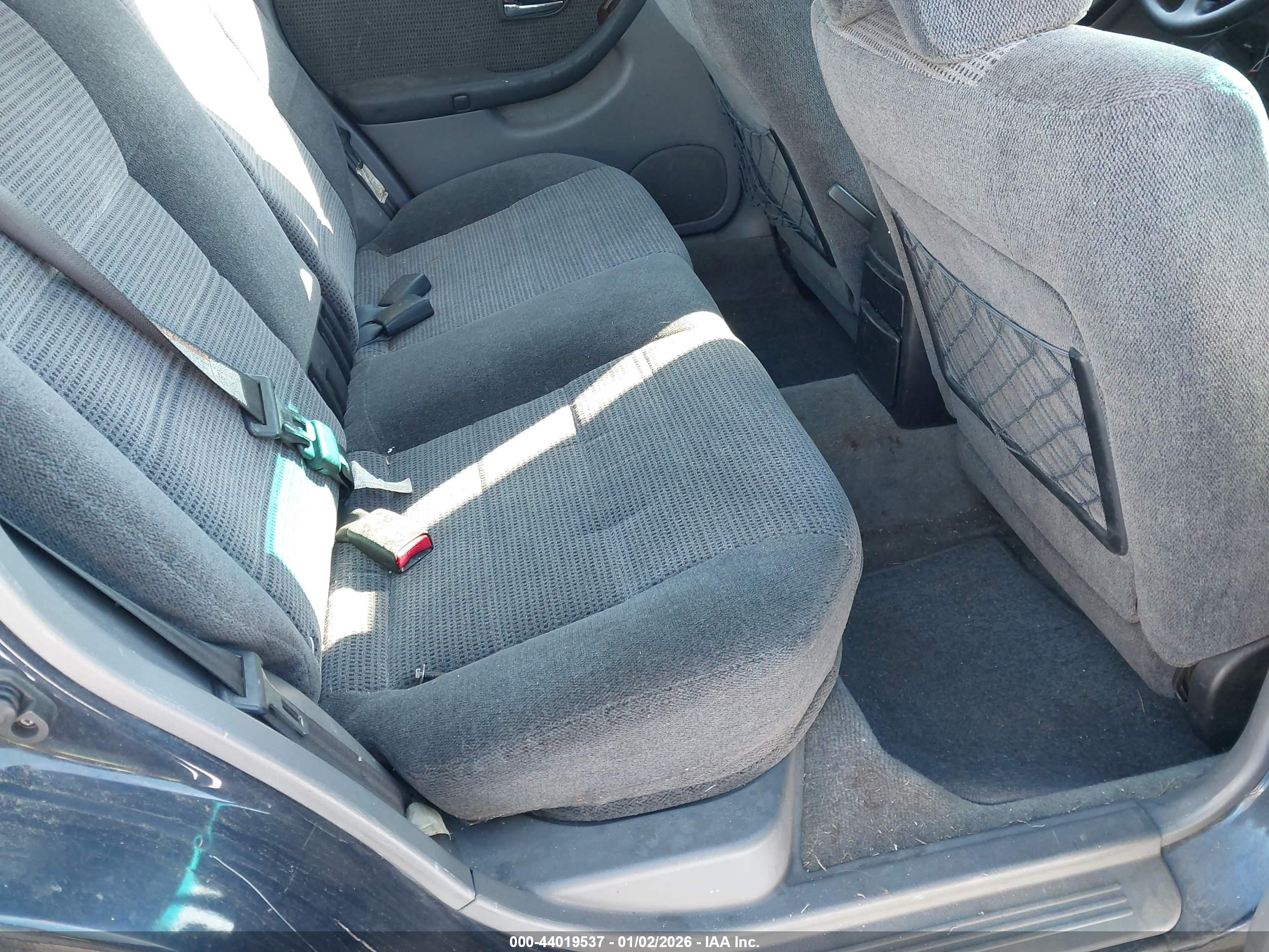 SUBARU OUTBACK image 8