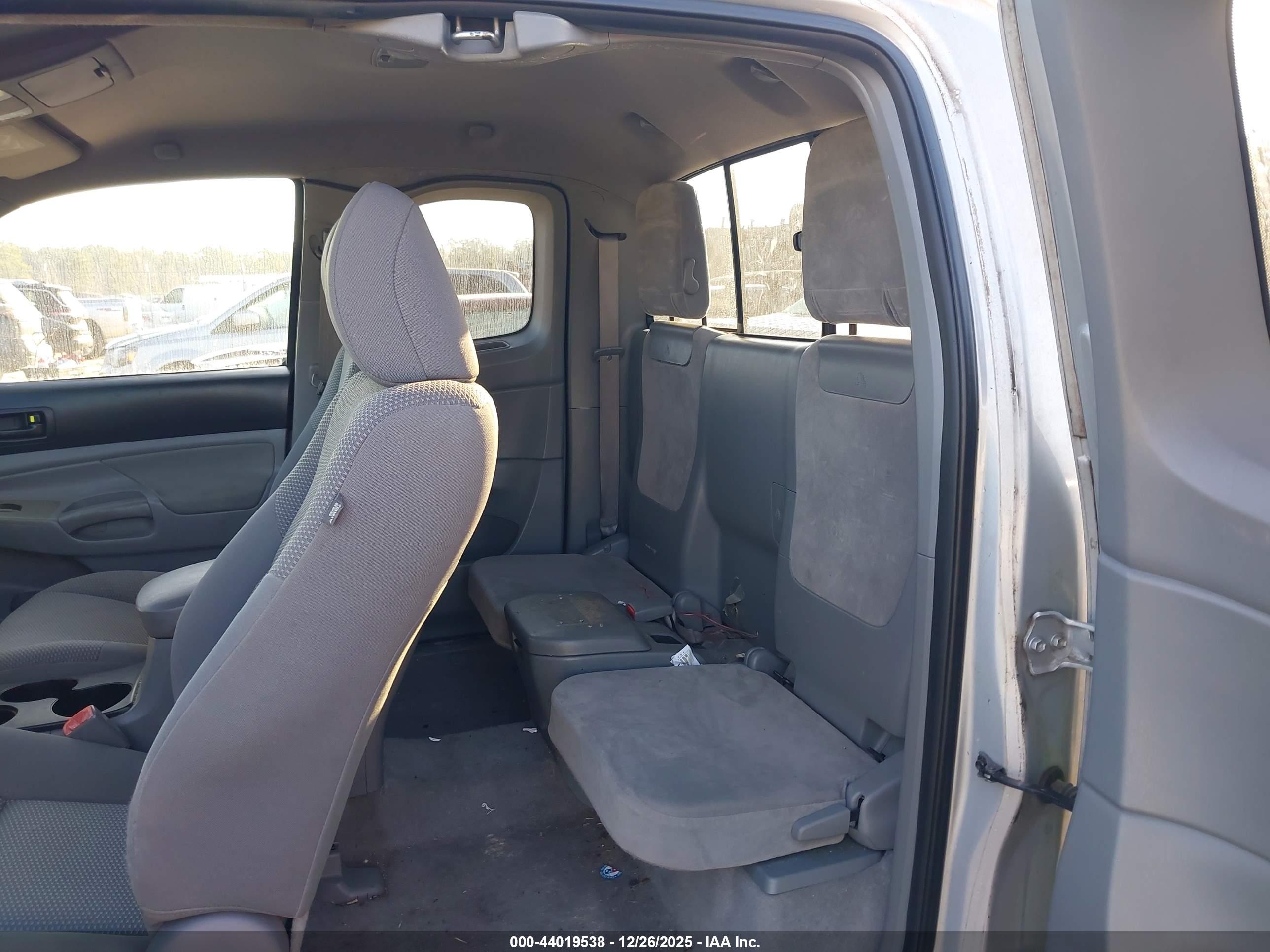 TOYOTA TACOMA image 8