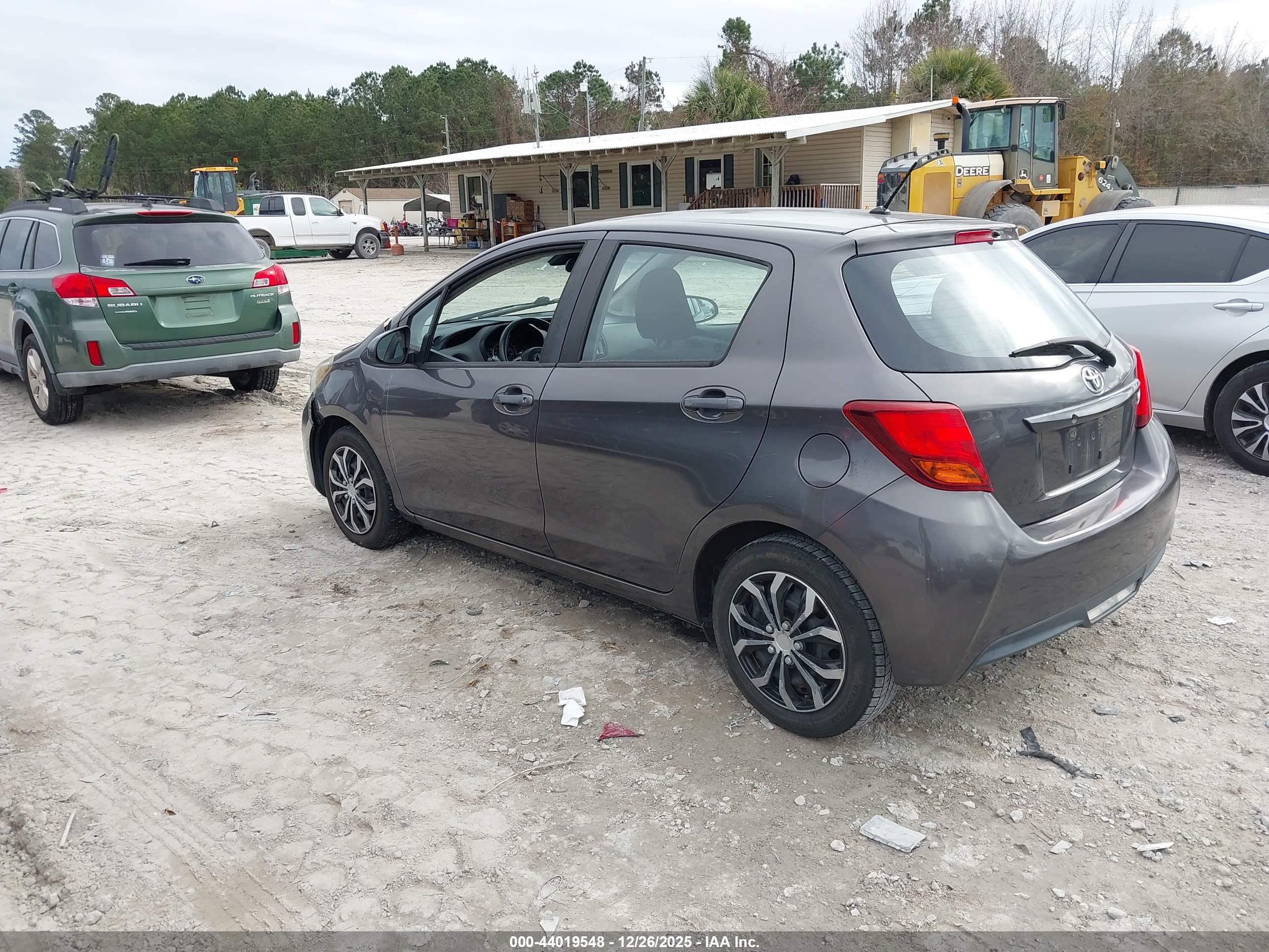 TOYOTA YARIS image 3