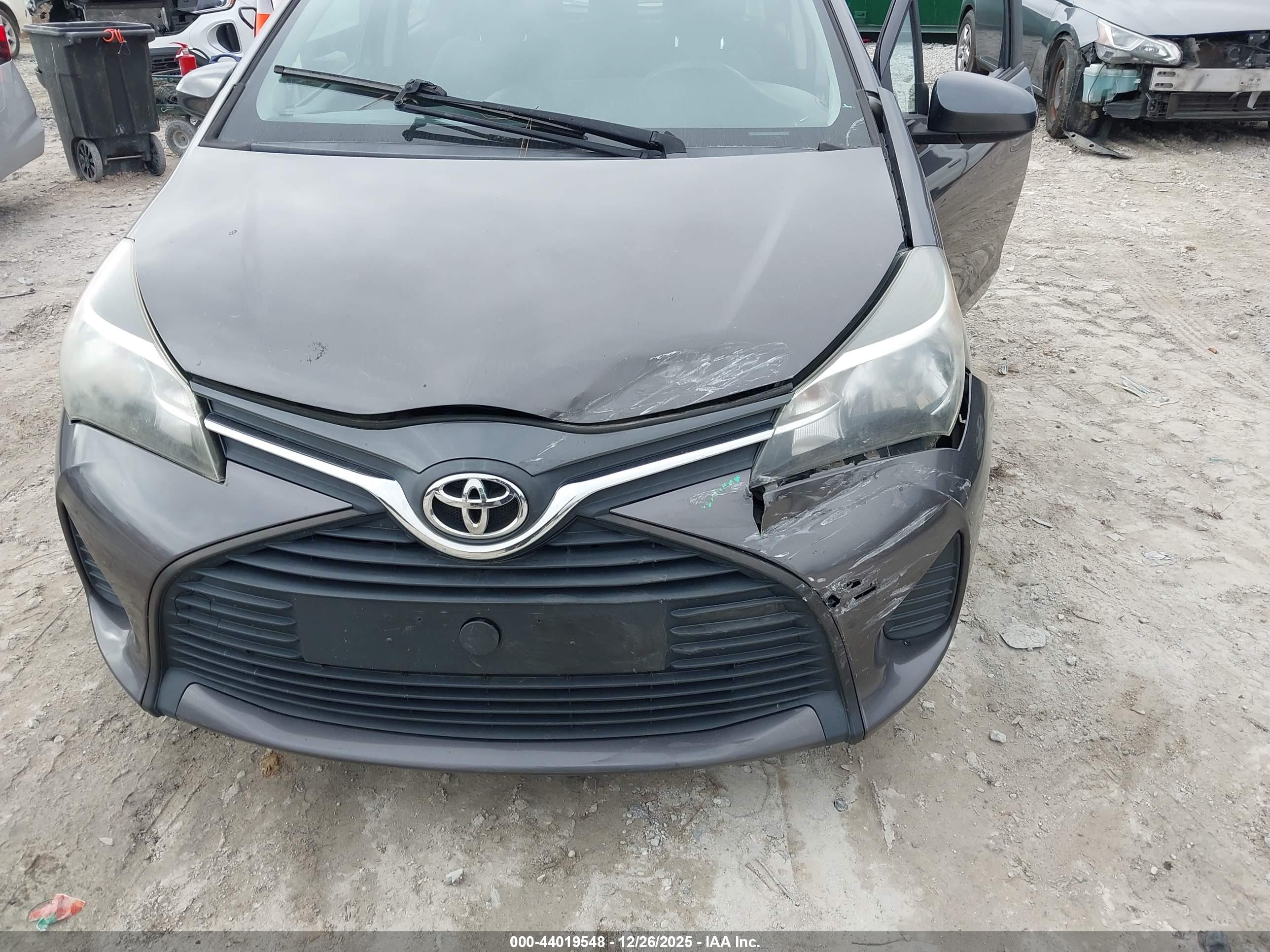 TOYOTA YARIS image 6