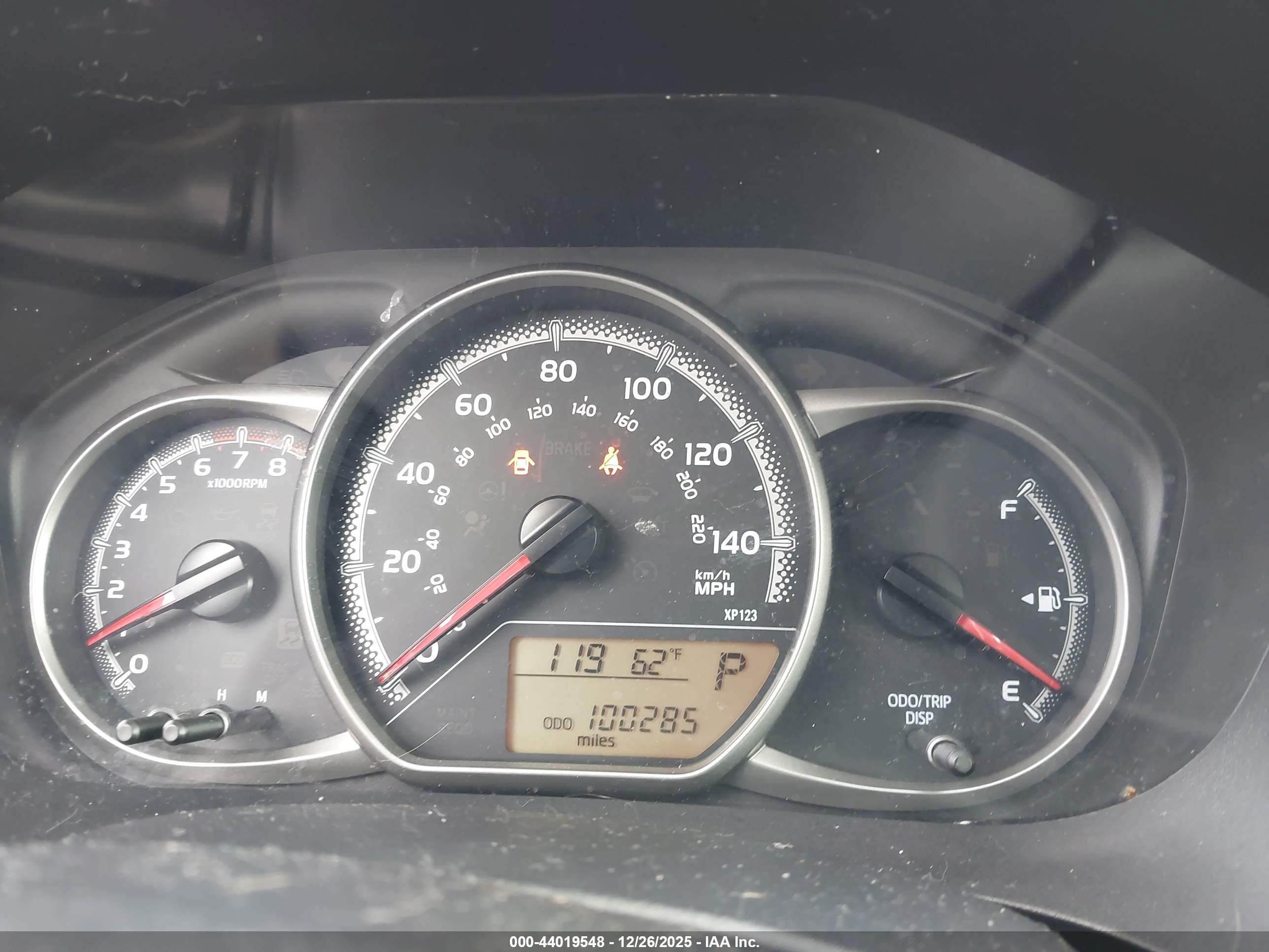 TOYOTA YARIS image 7