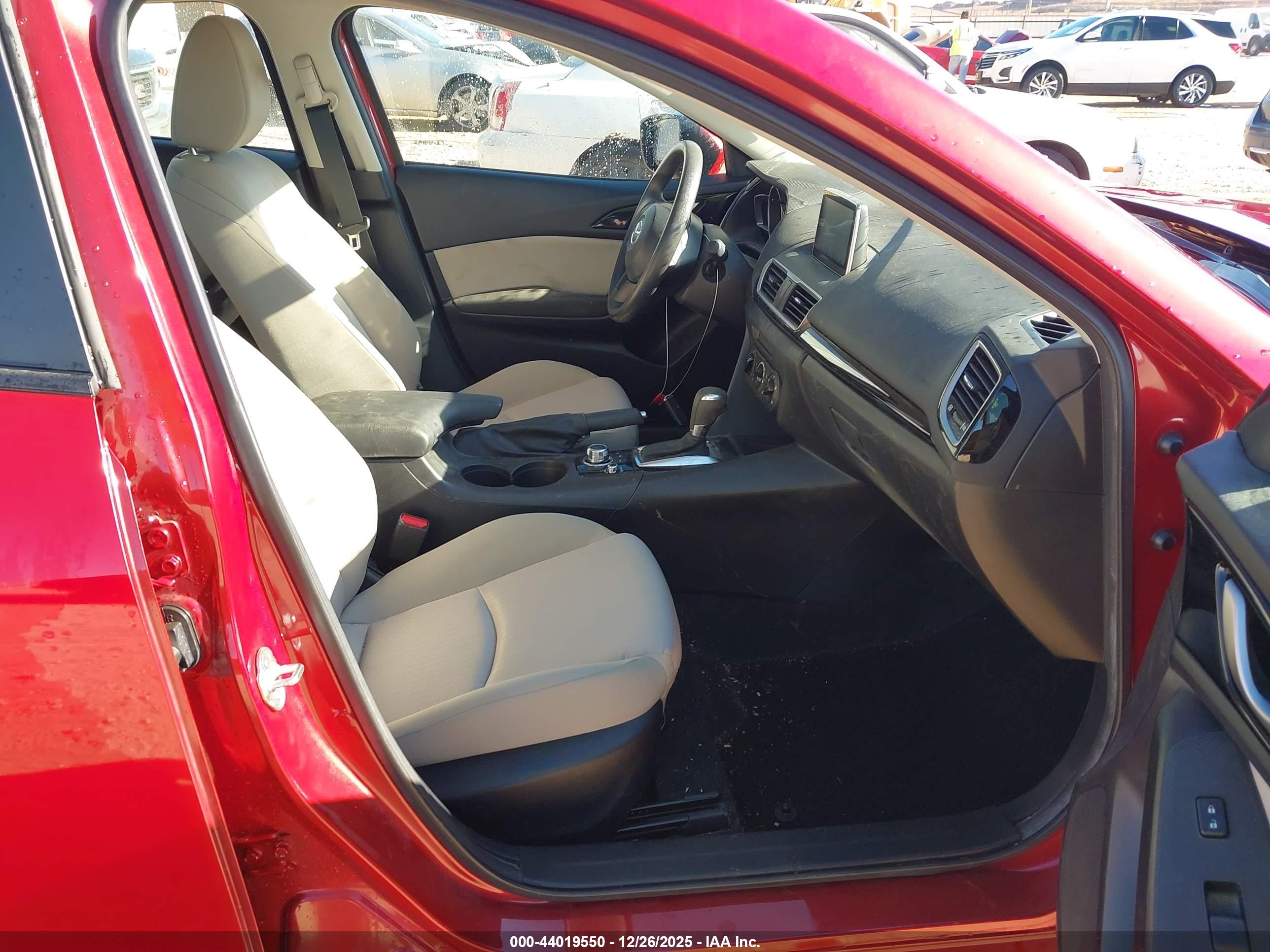 MAZDA MAZDA3 image 5
