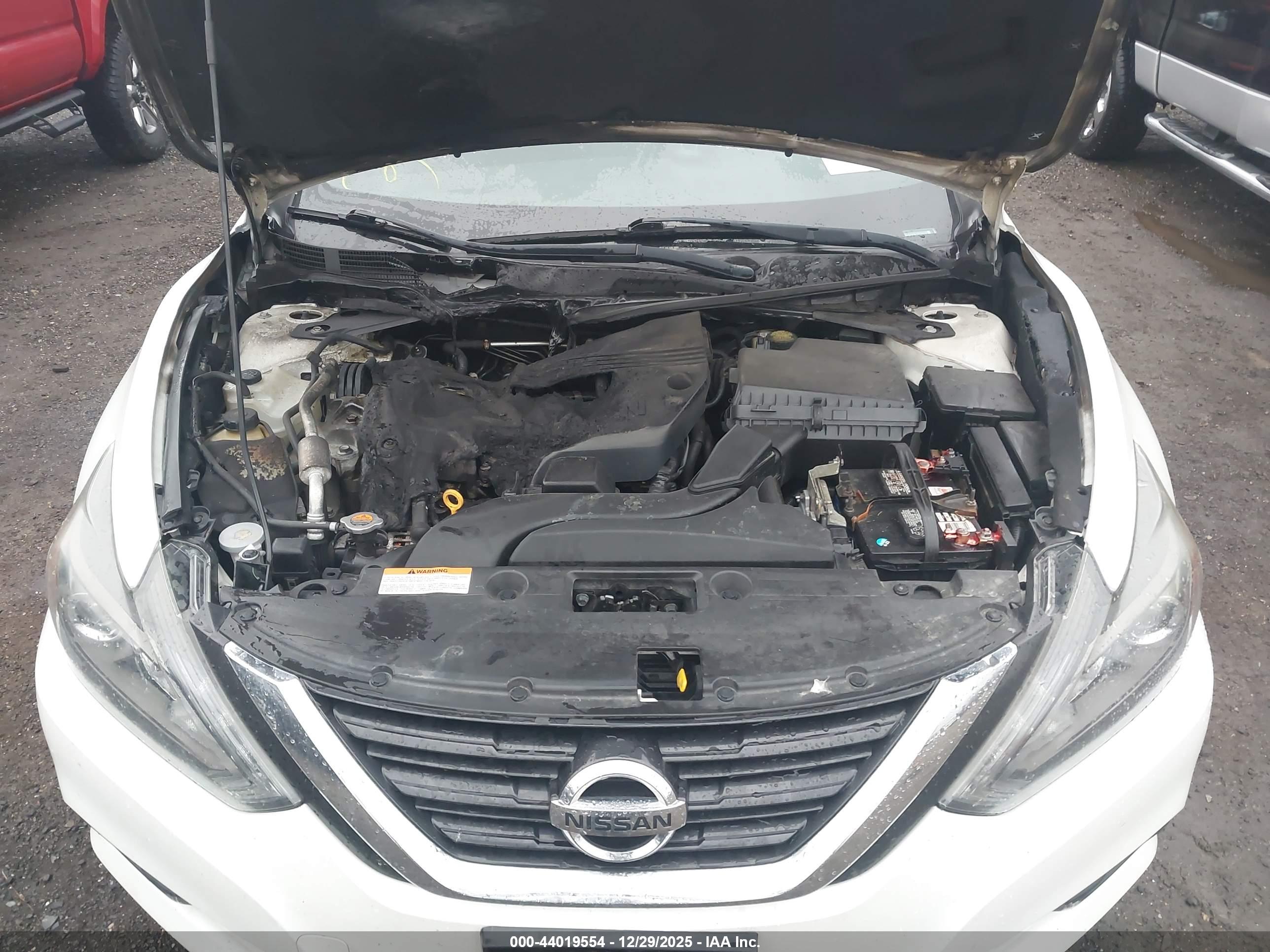 NISSAN ALTIMA image 10