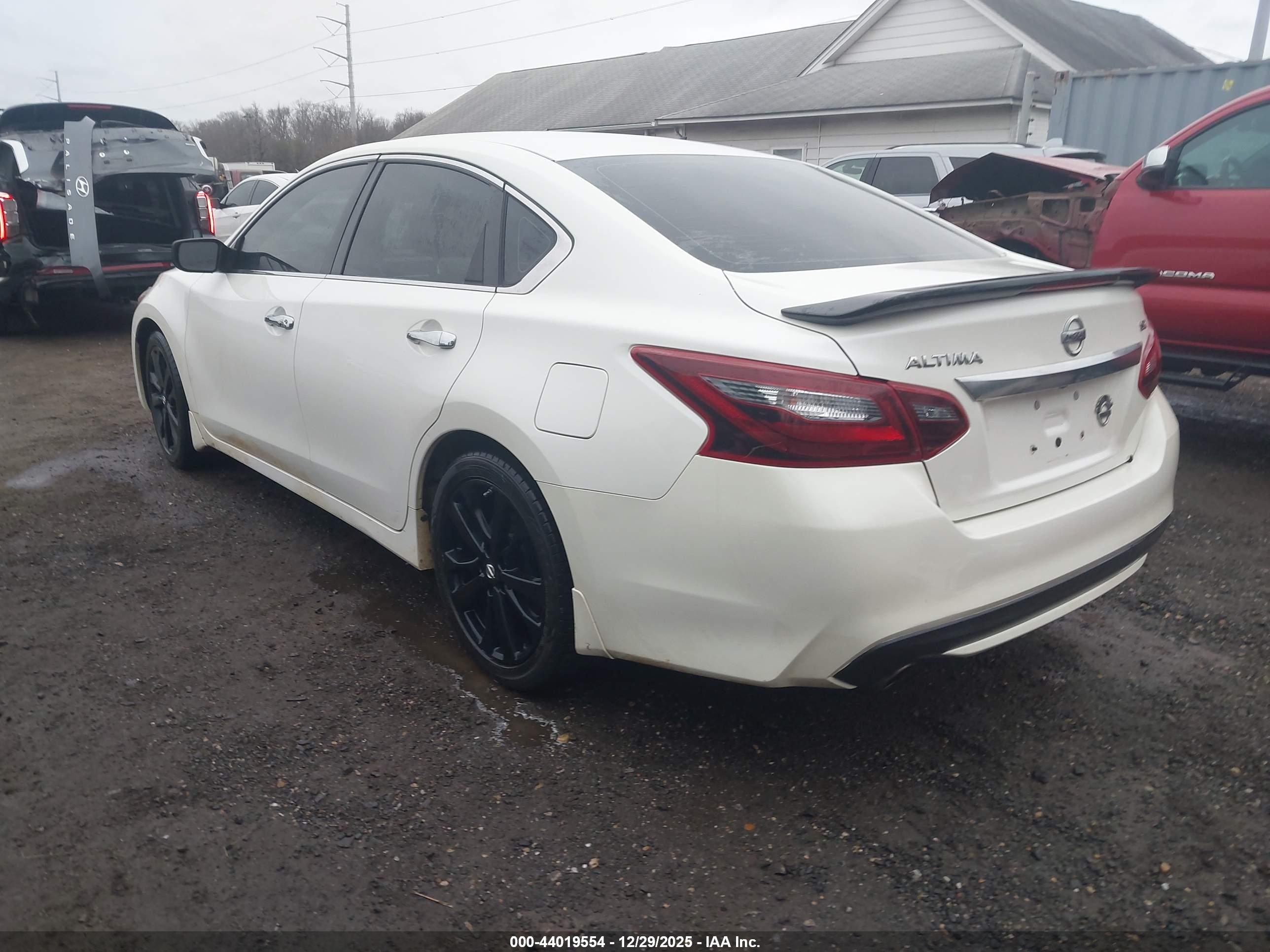 NISSAN ALTIMA image 3