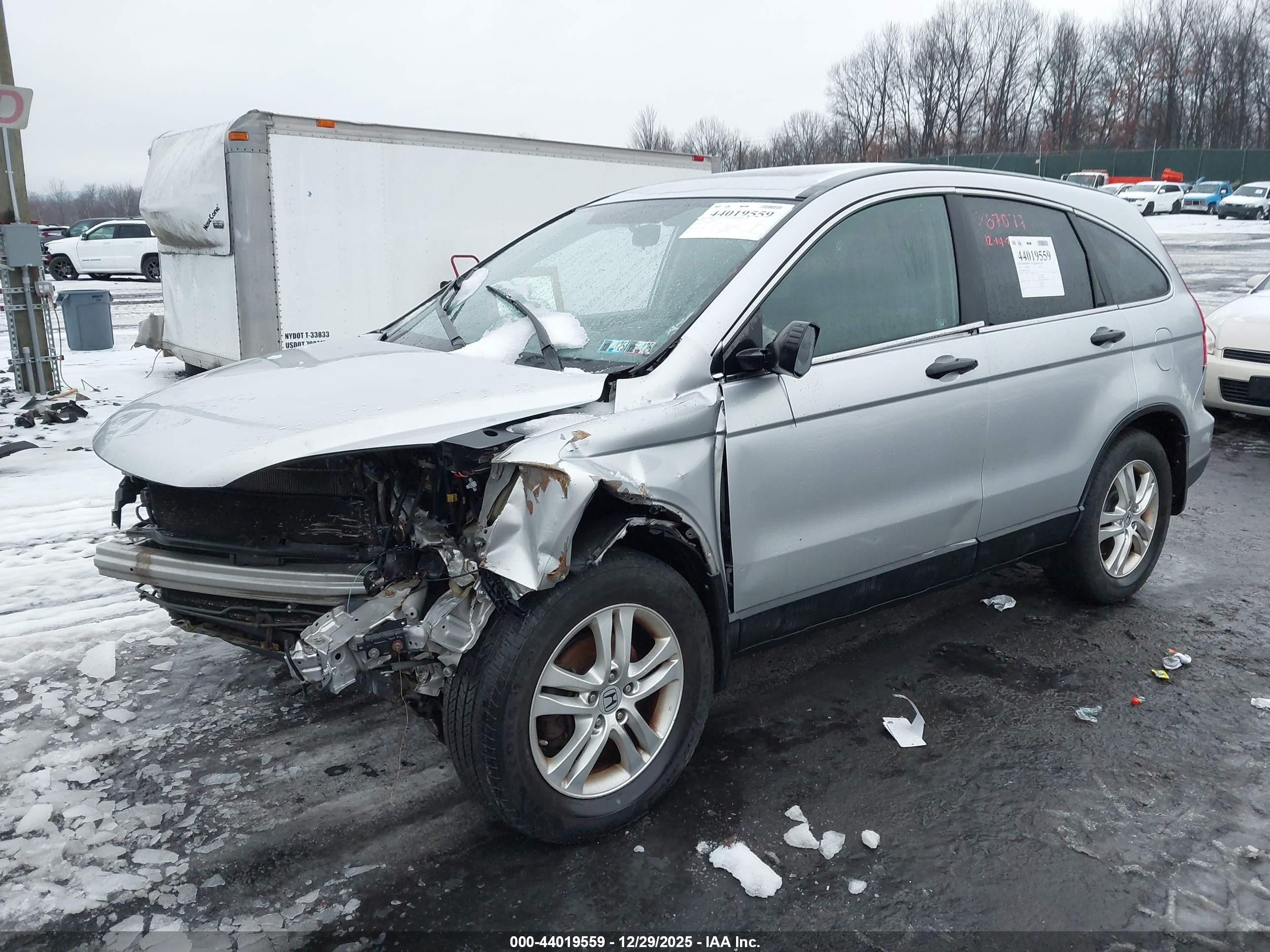 HONDA CR-V image 2