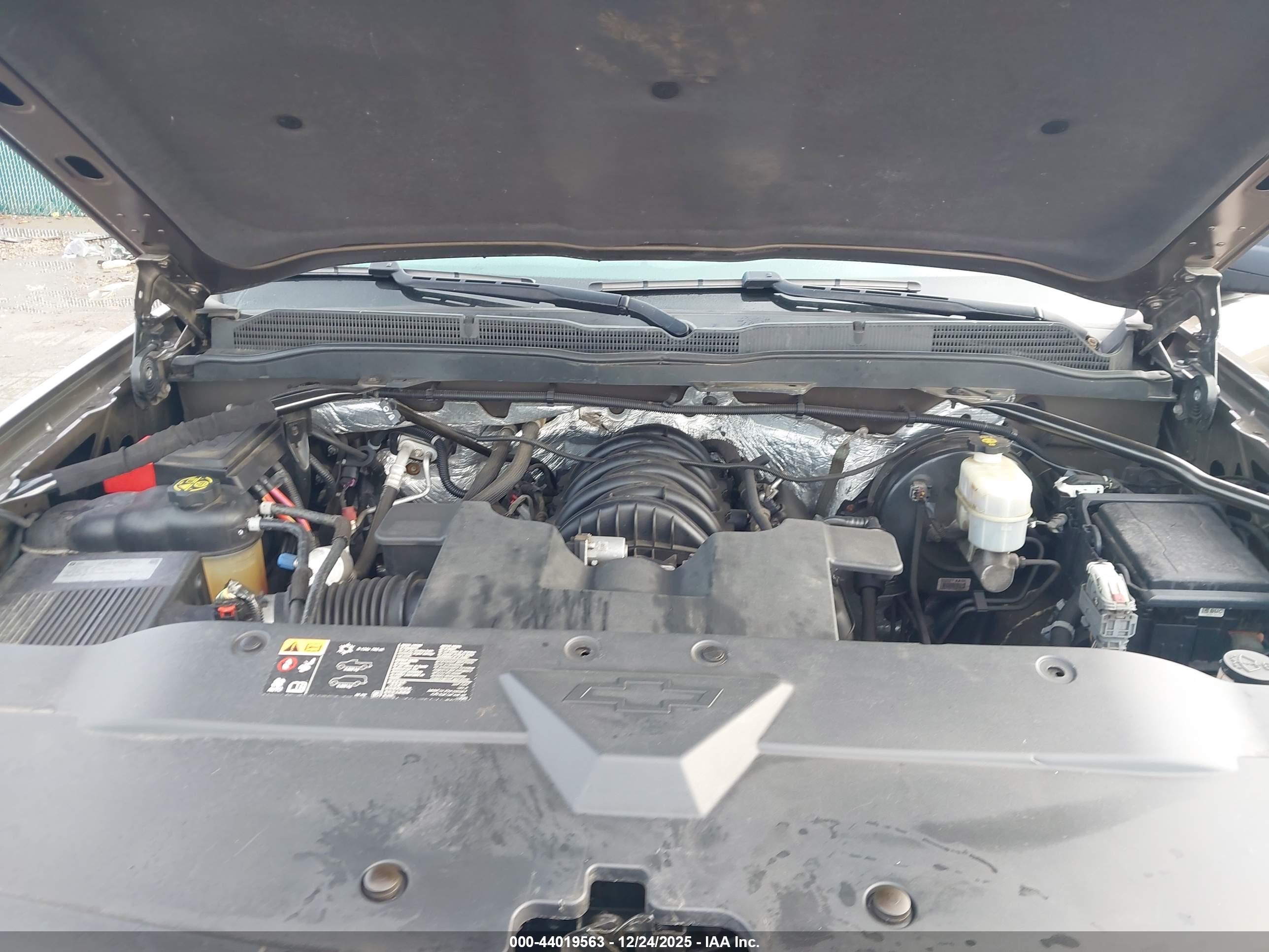 CHEVROLET SILVERADO image 10